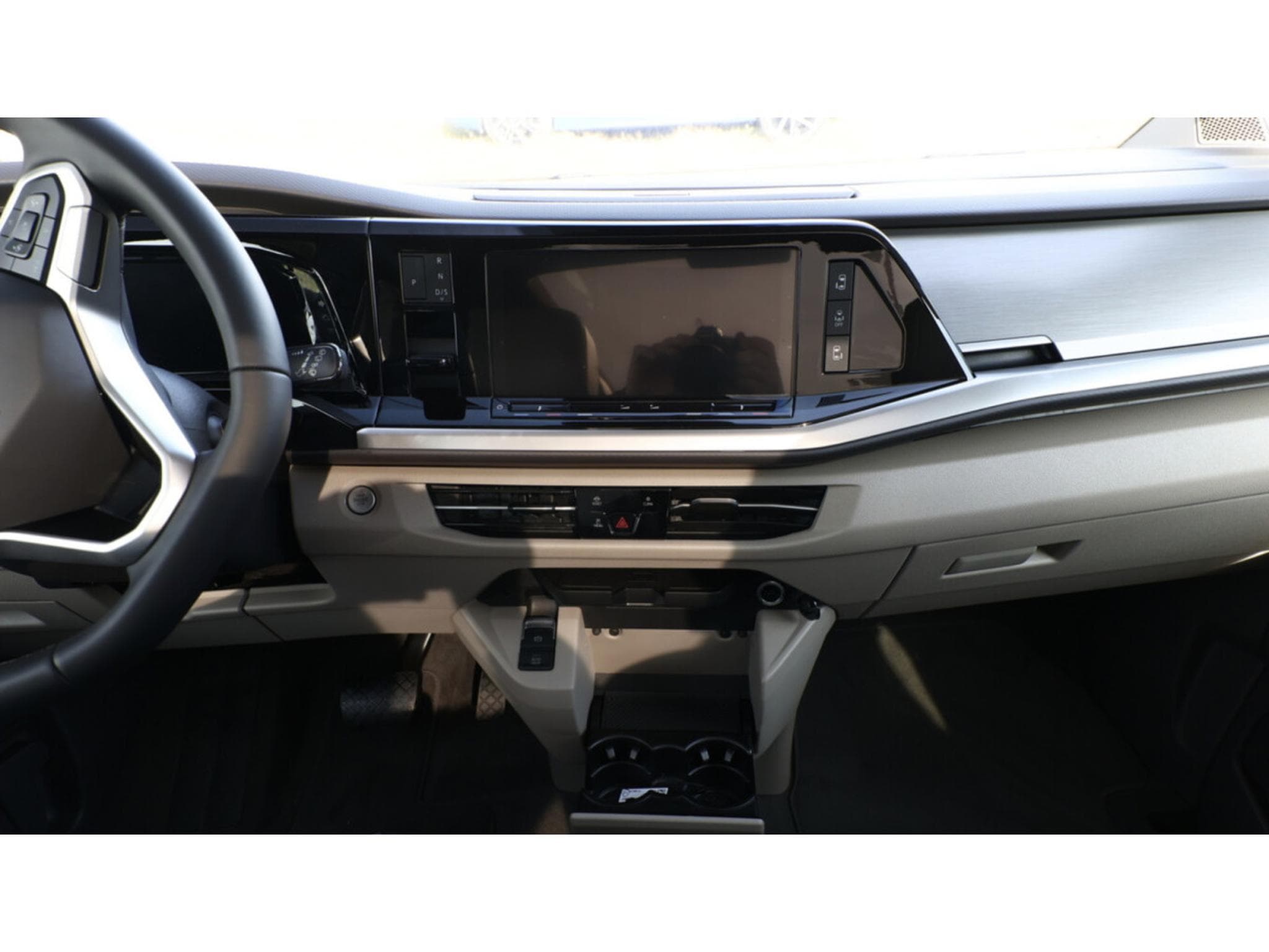 VW Multivan Volkswagen Multivan DSG Life 7S Pano 150ps Diesel (2026) - Photo 8