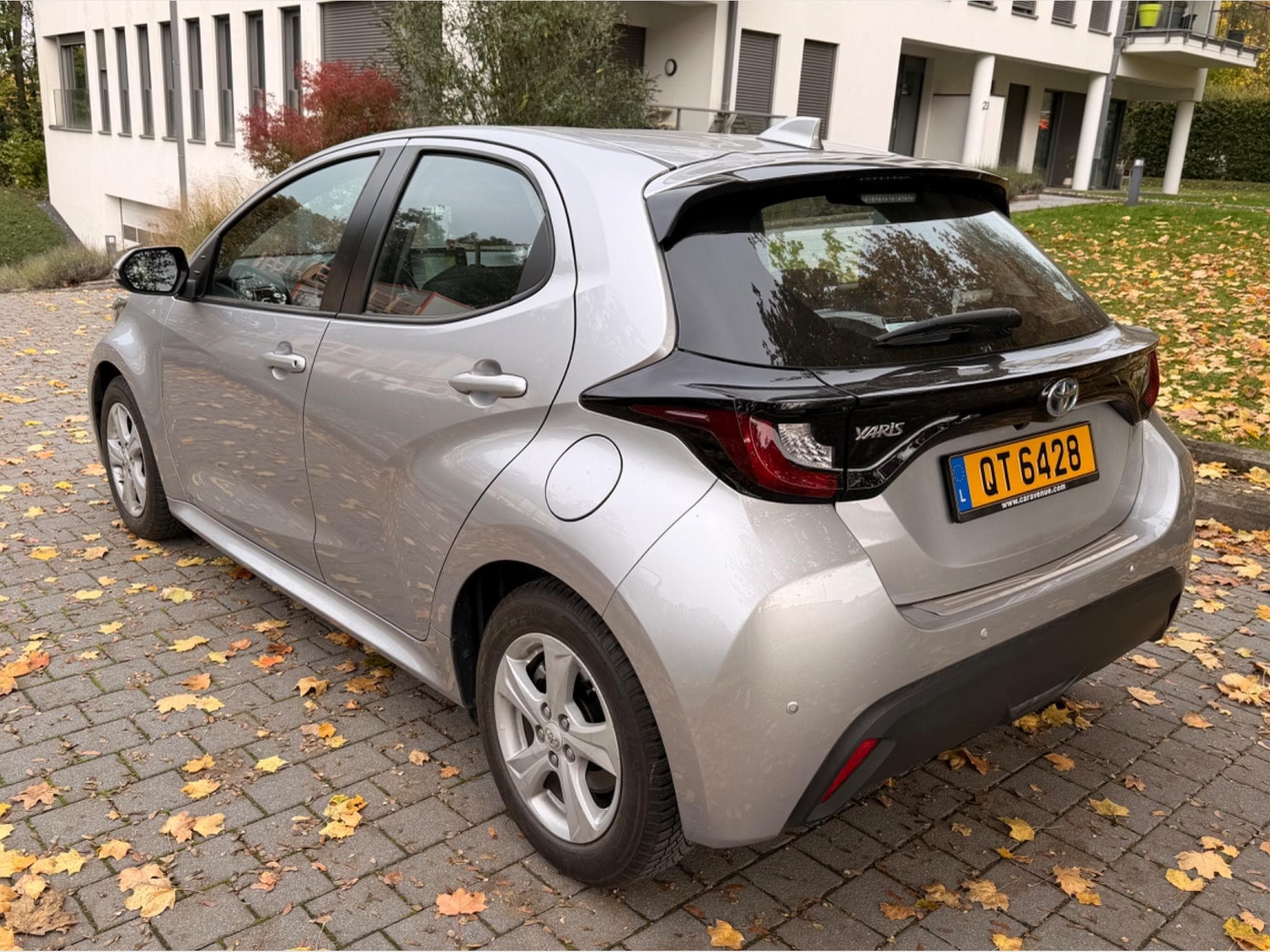 Toyota Yaris 1.5 vvti 116h 90 cv full hybrid dynamic (2021) - Photo 2