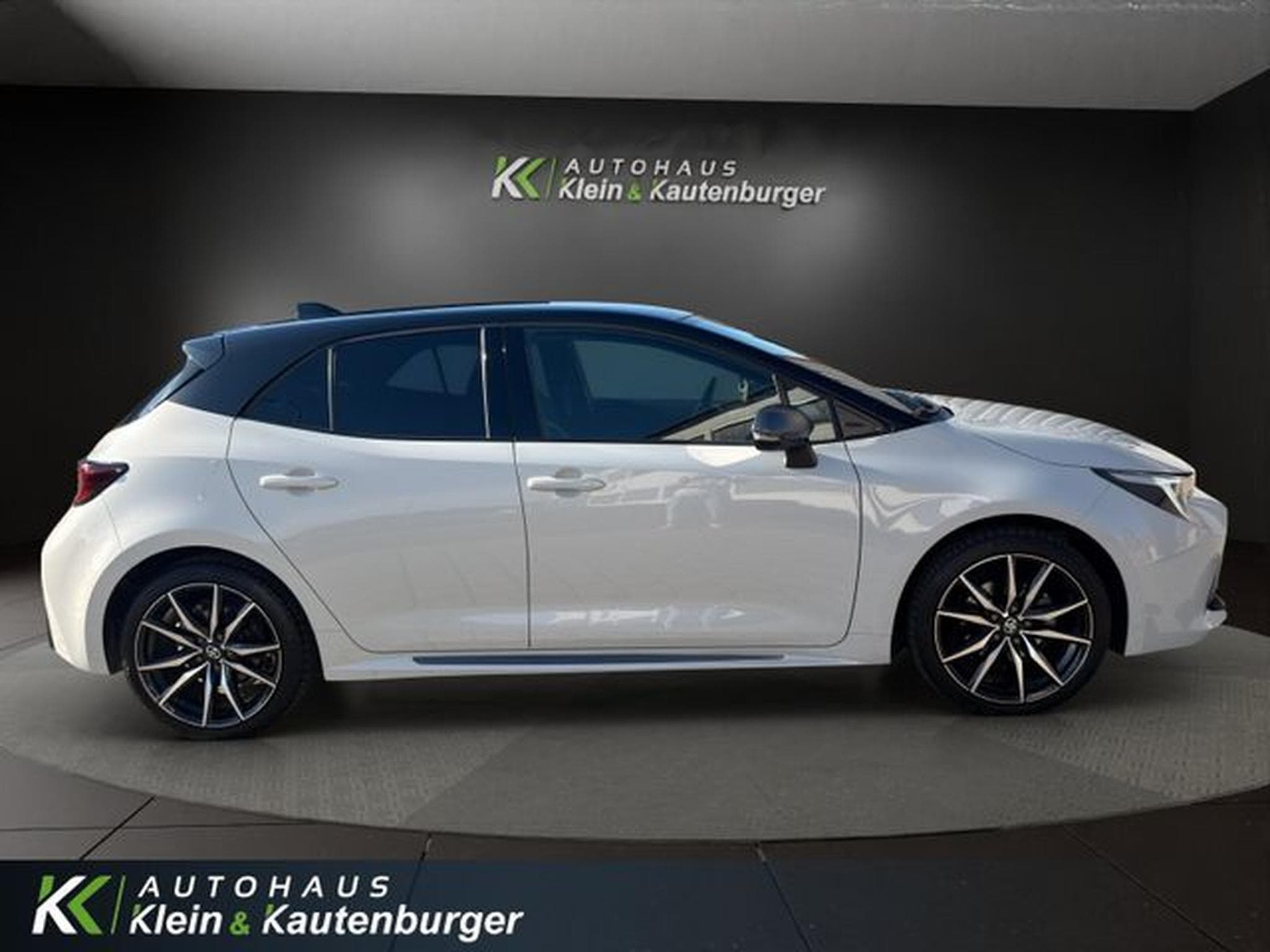 Toyota Corolla Corolla 1.8 GR Sport +VIRTUAL+KAMERA+WINTERPAKET (2025) - Photo 4
