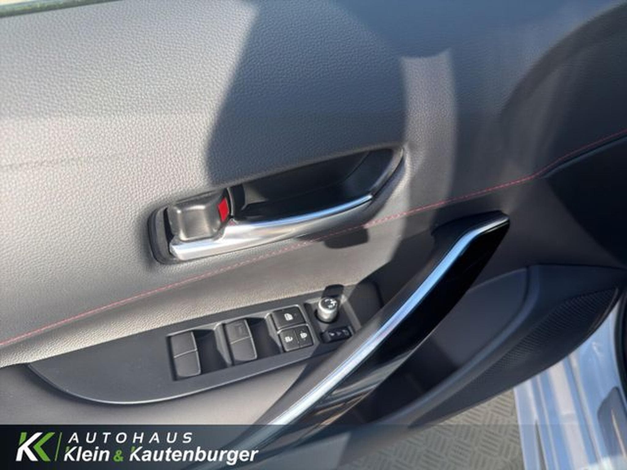 Toyota Corolla Corolla 1.8 GR Sport +VIRTUAL+KAMERA+WINTERPAKET (2025) - Photo 12