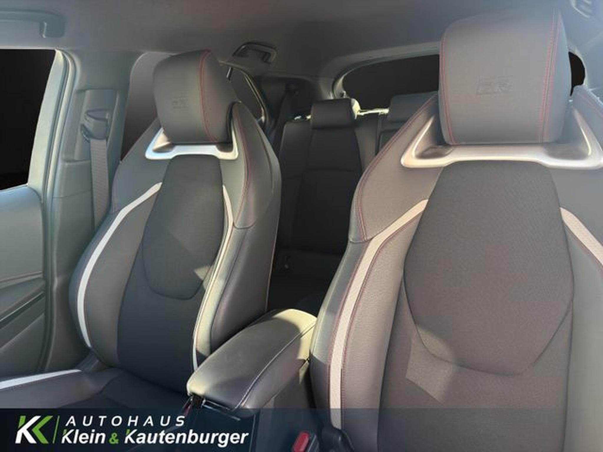 Toyota Corolla Corolla 1.8 GR Sport +VIRTUAL+KAMERA+WINTERPAKET (2025) - Photo 14