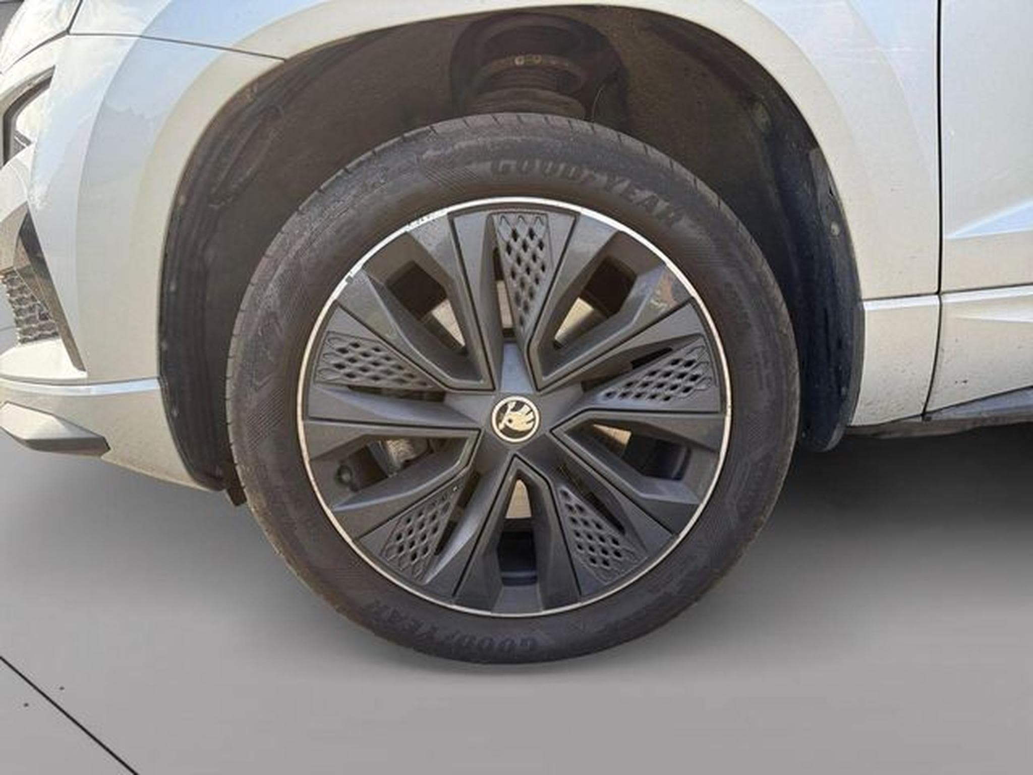 Skoda Karoq Karoq Sportline 1.5 TSI - AHK, Navi, R-View (2023) - Foto 10