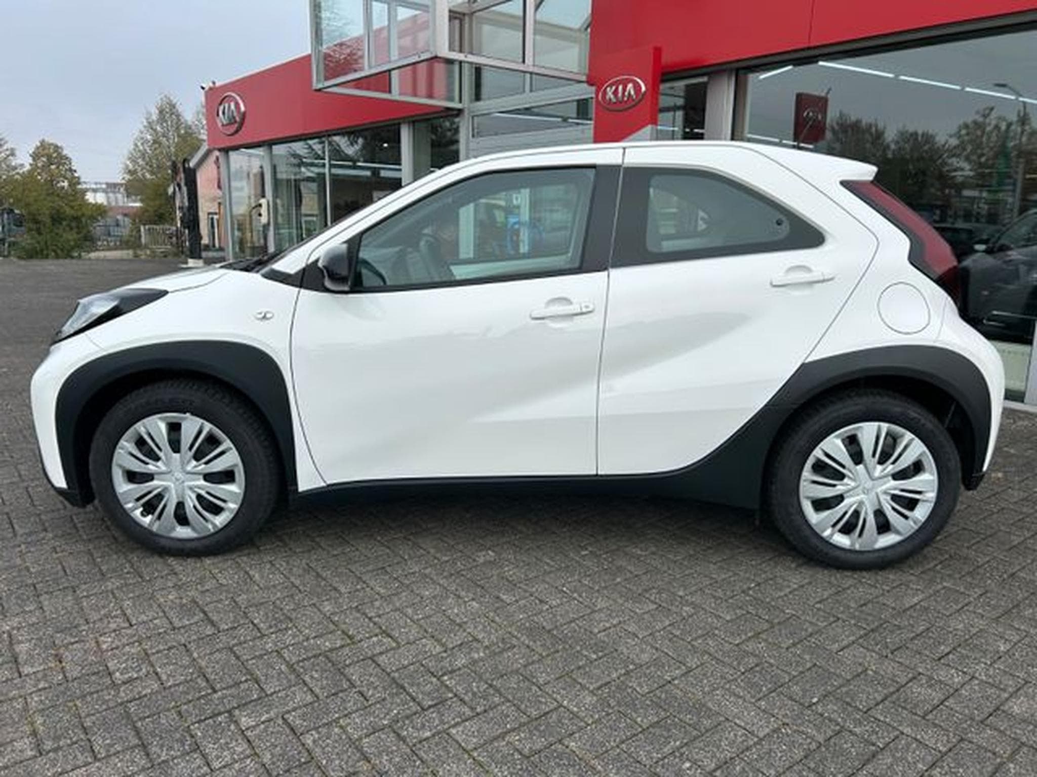 Toyota Aygo Aygo X 1,0 VVT-i Business SHZ Kamera DAB  Klima (2025) - Foto 4