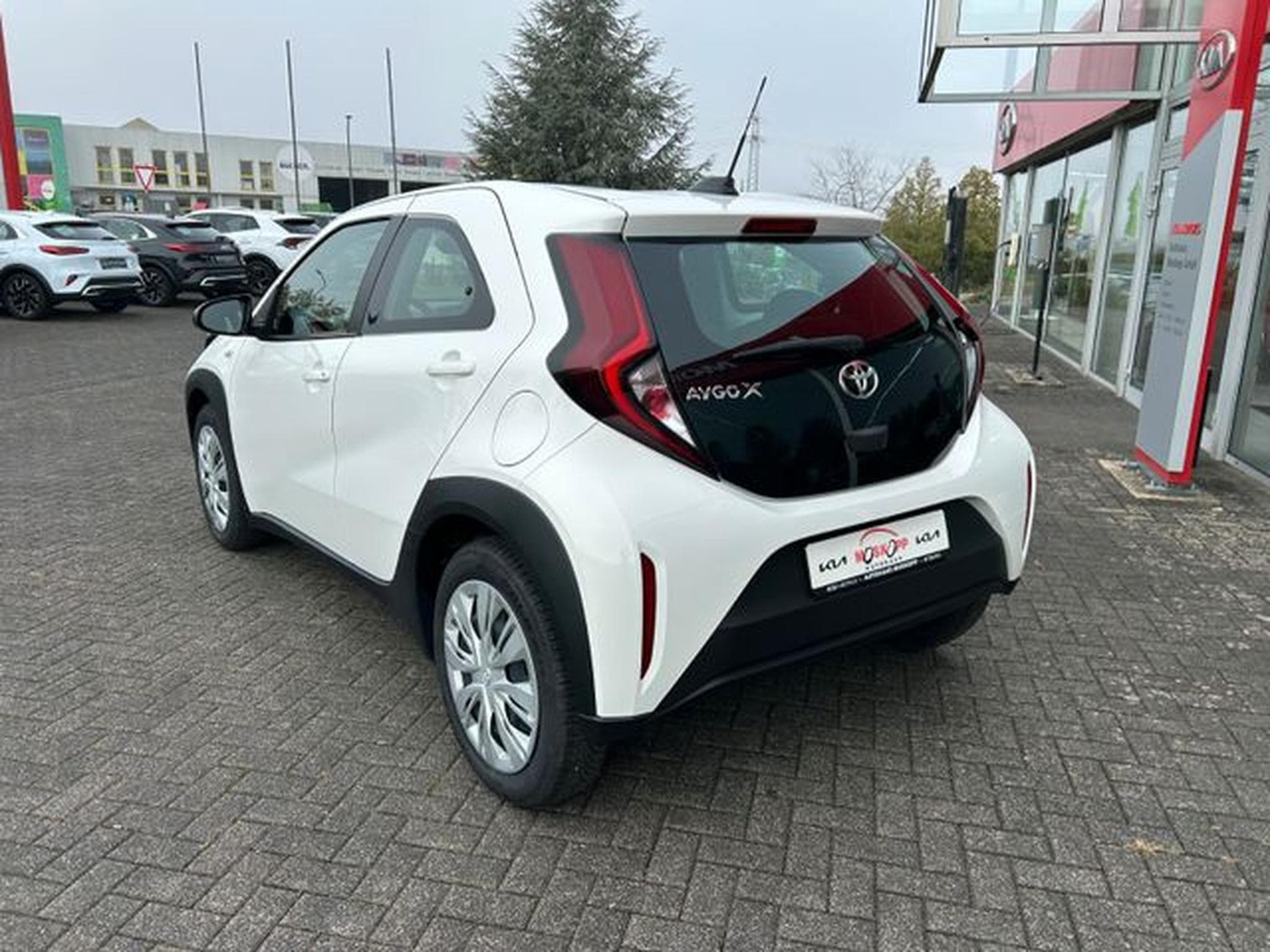 Toyota Aygo Aygo X 1,0 VVT-i Business SHZ Kamera DAB  Klima (2025) - Foto 5