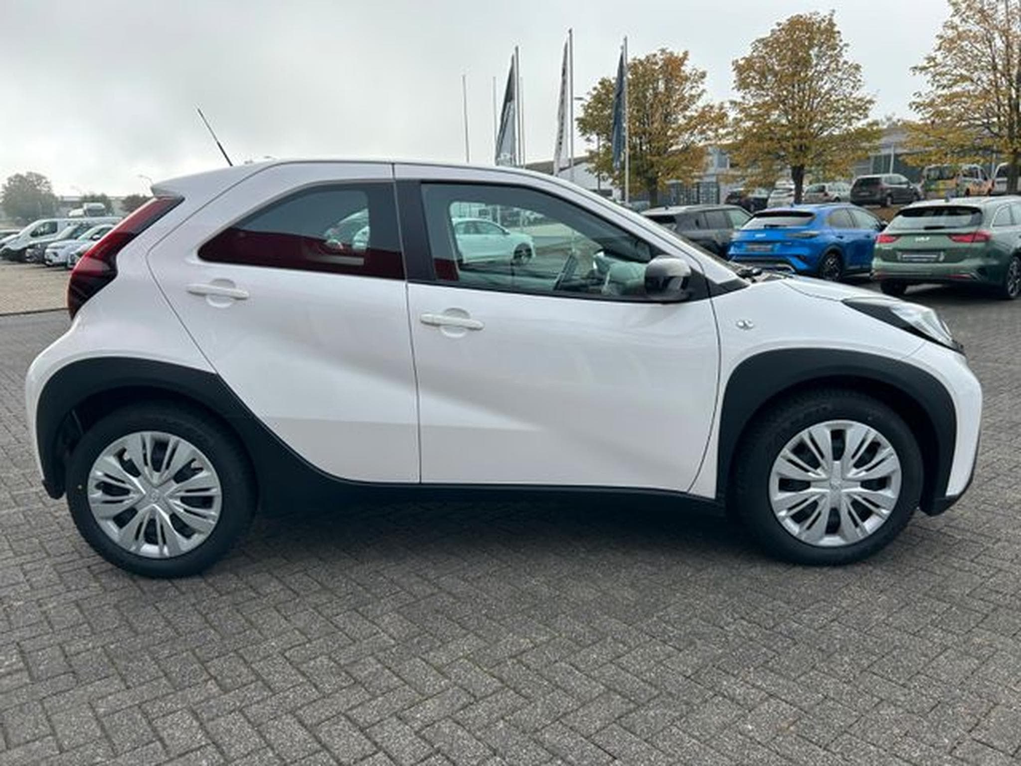 Toyota Aygo Aygo X 1,0 VVT-i Business SHZ Kamera DAB  Klima (2025) - Foto 9