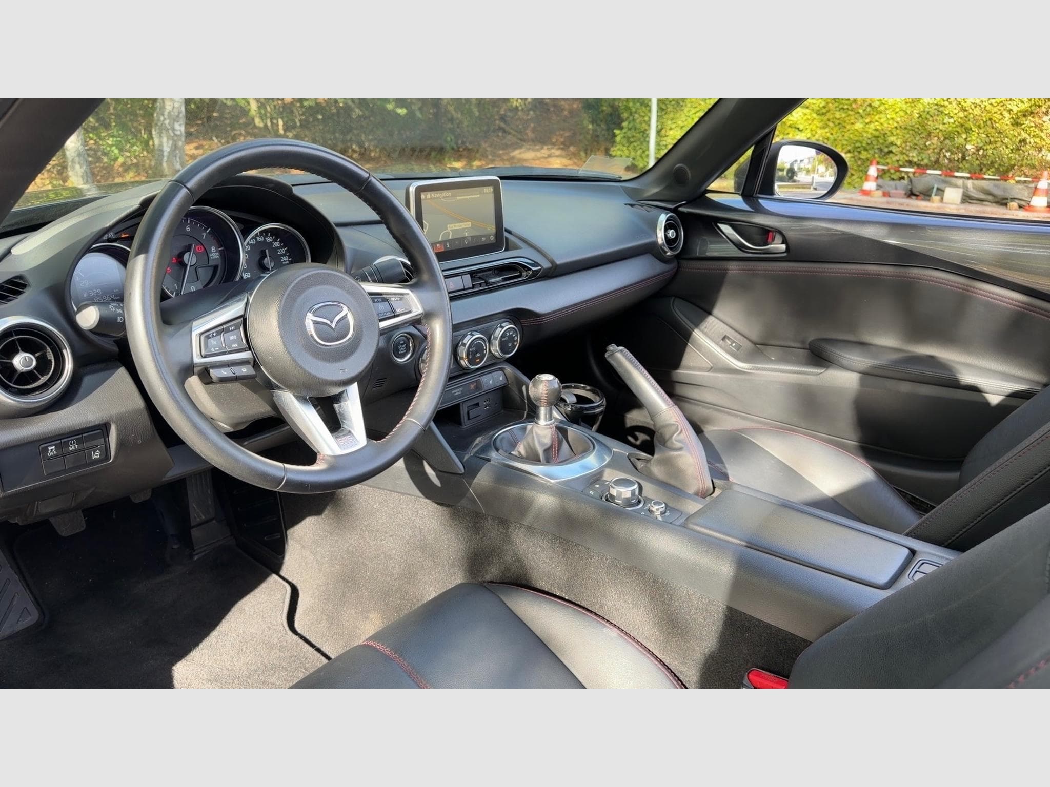 Mazda MX-5 1.5 Skyactiv (2016) - Photo 7