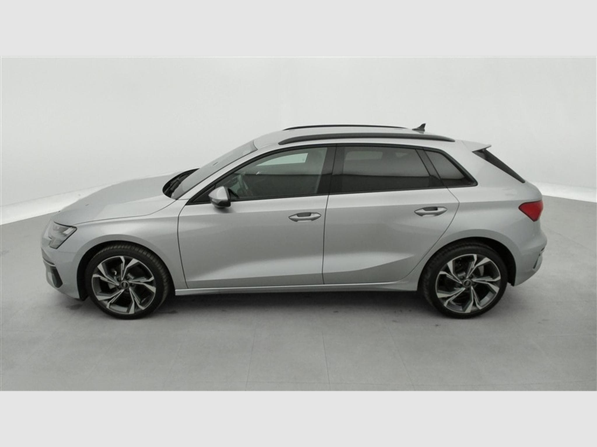 Audi A3 30 TFSI 110Cv Sport NAVI / FULL LED / ALU18" (2023) - Photo 3