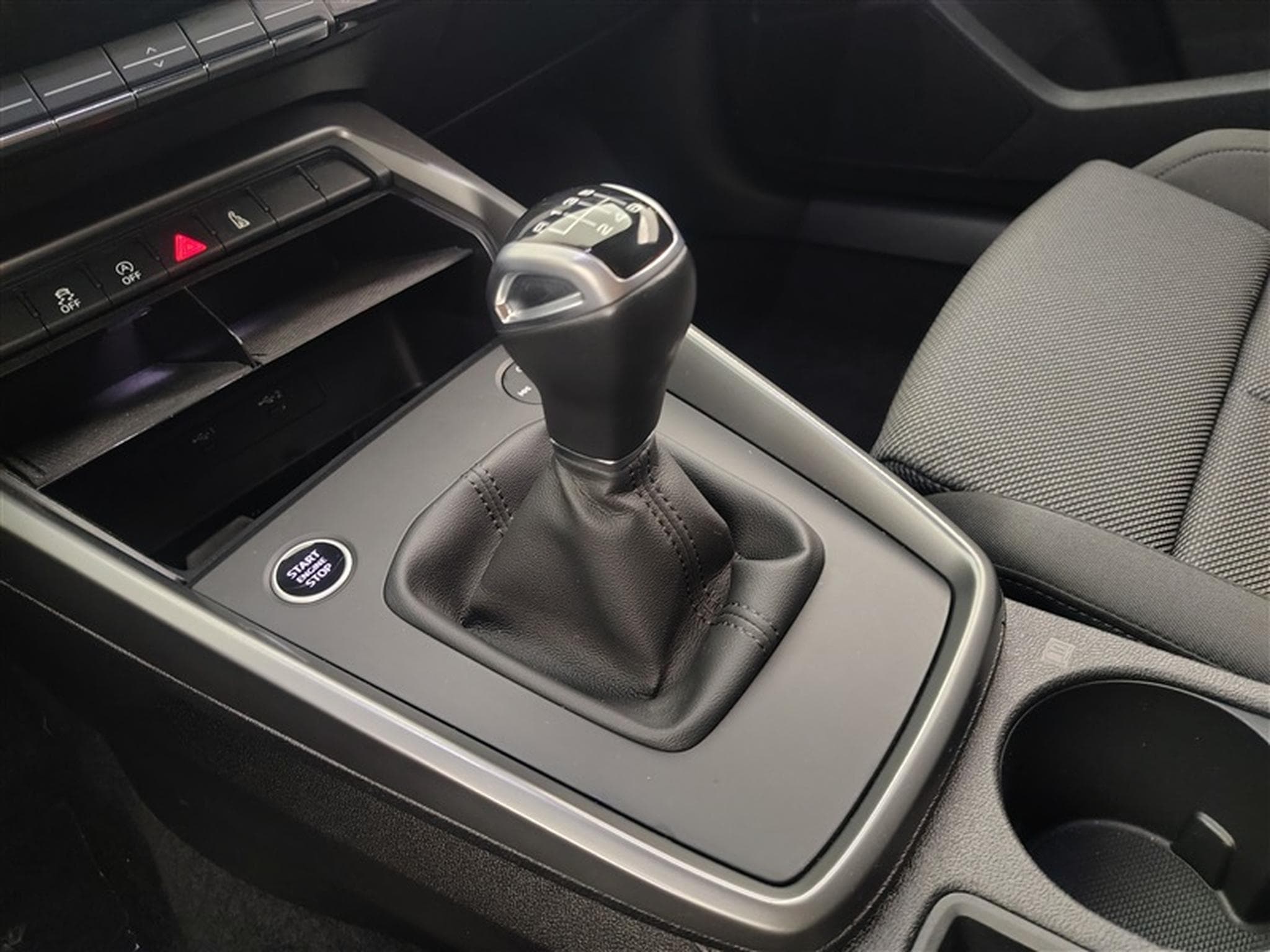 Audi A3 30 TFSI 110Cv Sport NAVI / FULL LED / ALU18" (2023) - Photo 12