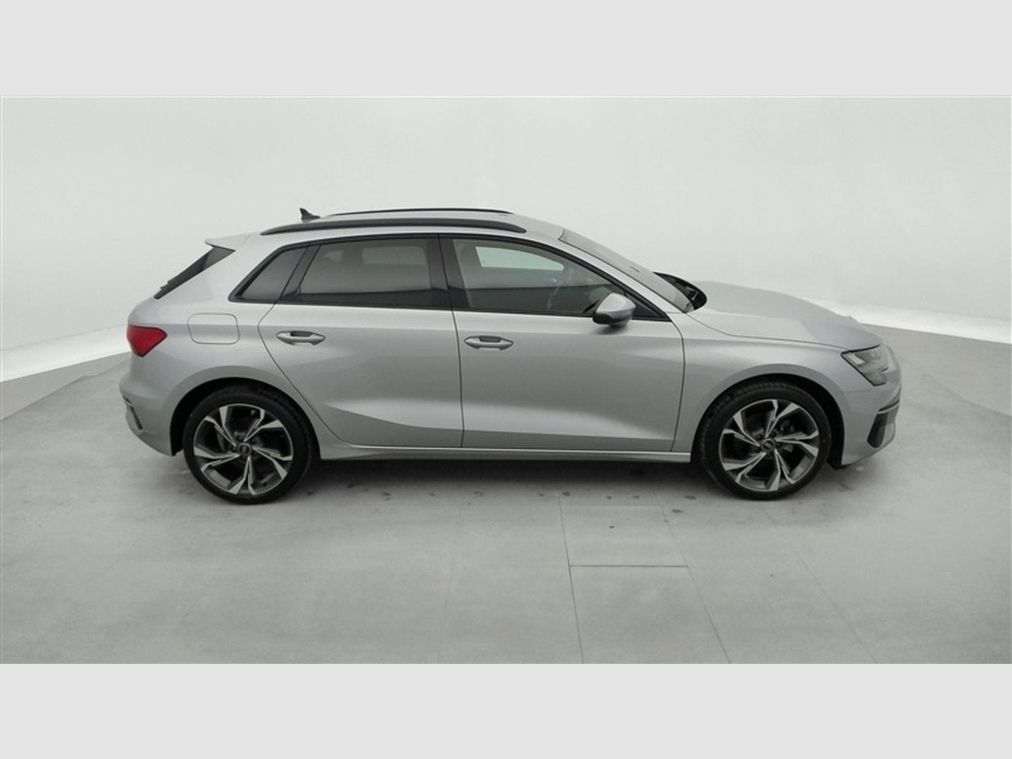 Audi A3 30 TFSI 110Cv Sport NAVI / FULL LED / ALU18" (2023) - Photo 24