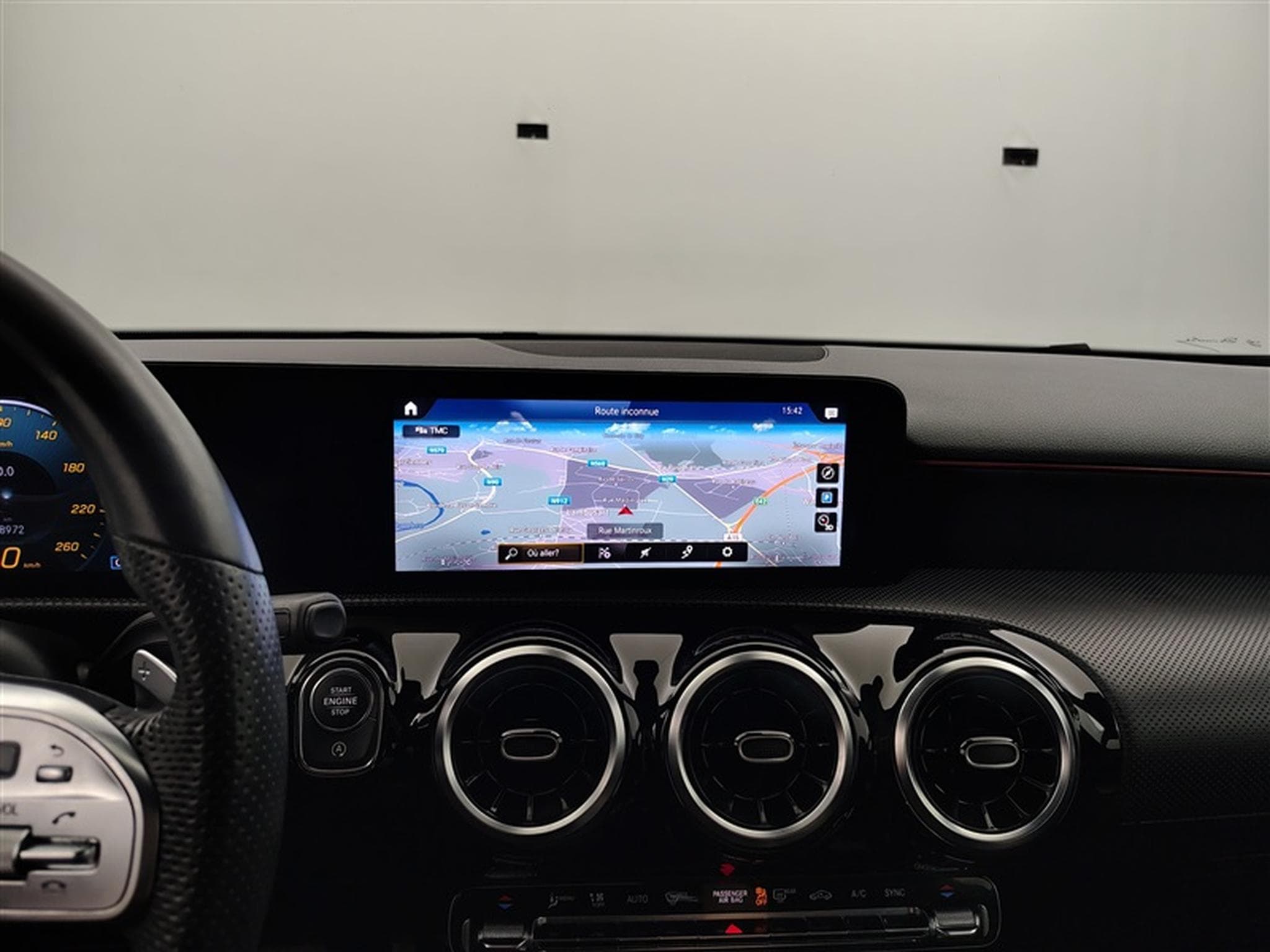 Mercedes A 200 AMG Line *NAVI/CARPLAY/Pack NIGHT/FULL LED/CAMERA/JA18* (2020) - Photo 11