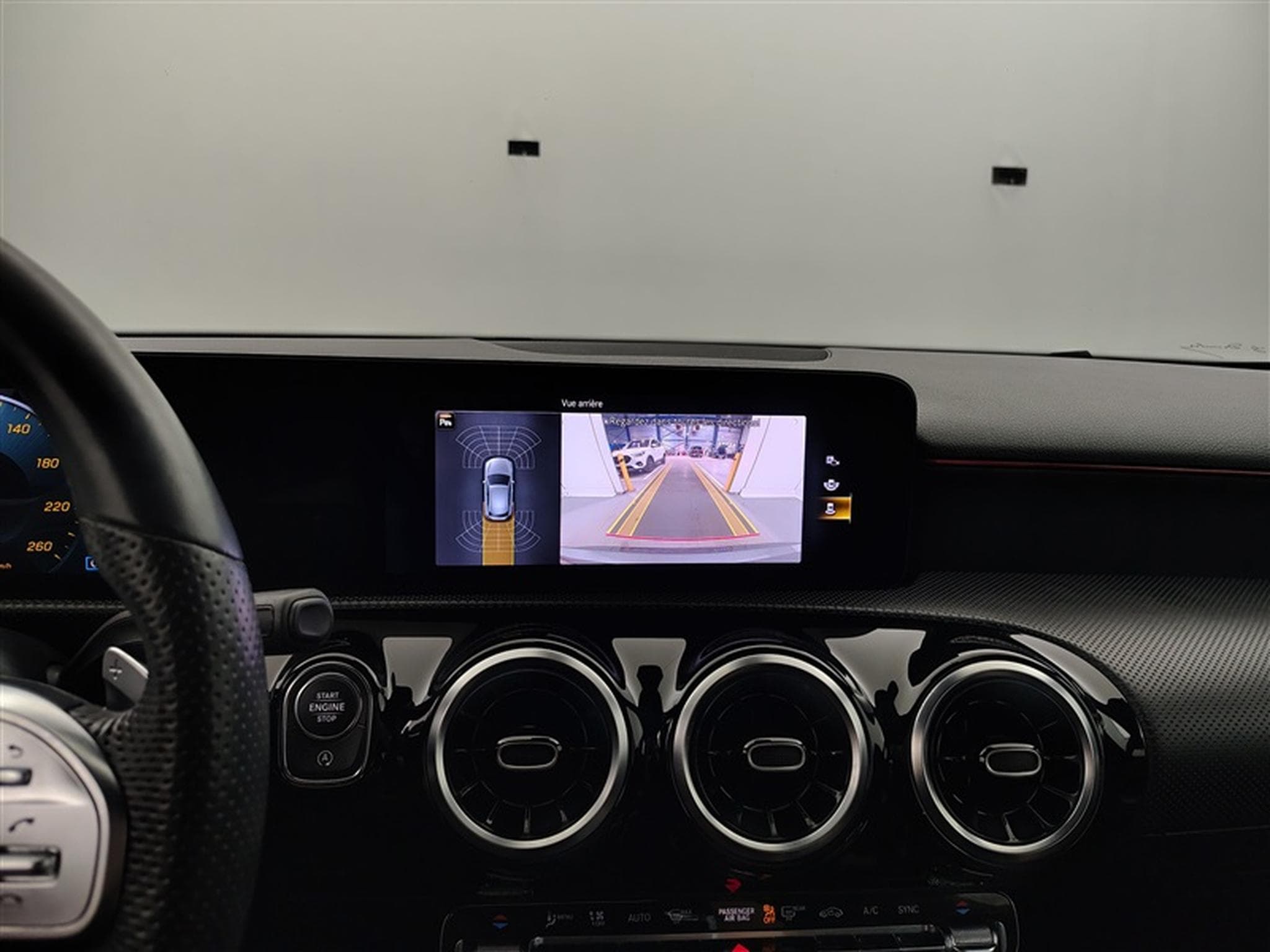 Mercedes A 200 AMG Line *NAVI/CARPLAY/Pack NIGHT/FULL LED/CAMERA/JA18* (2020) - Photo 17