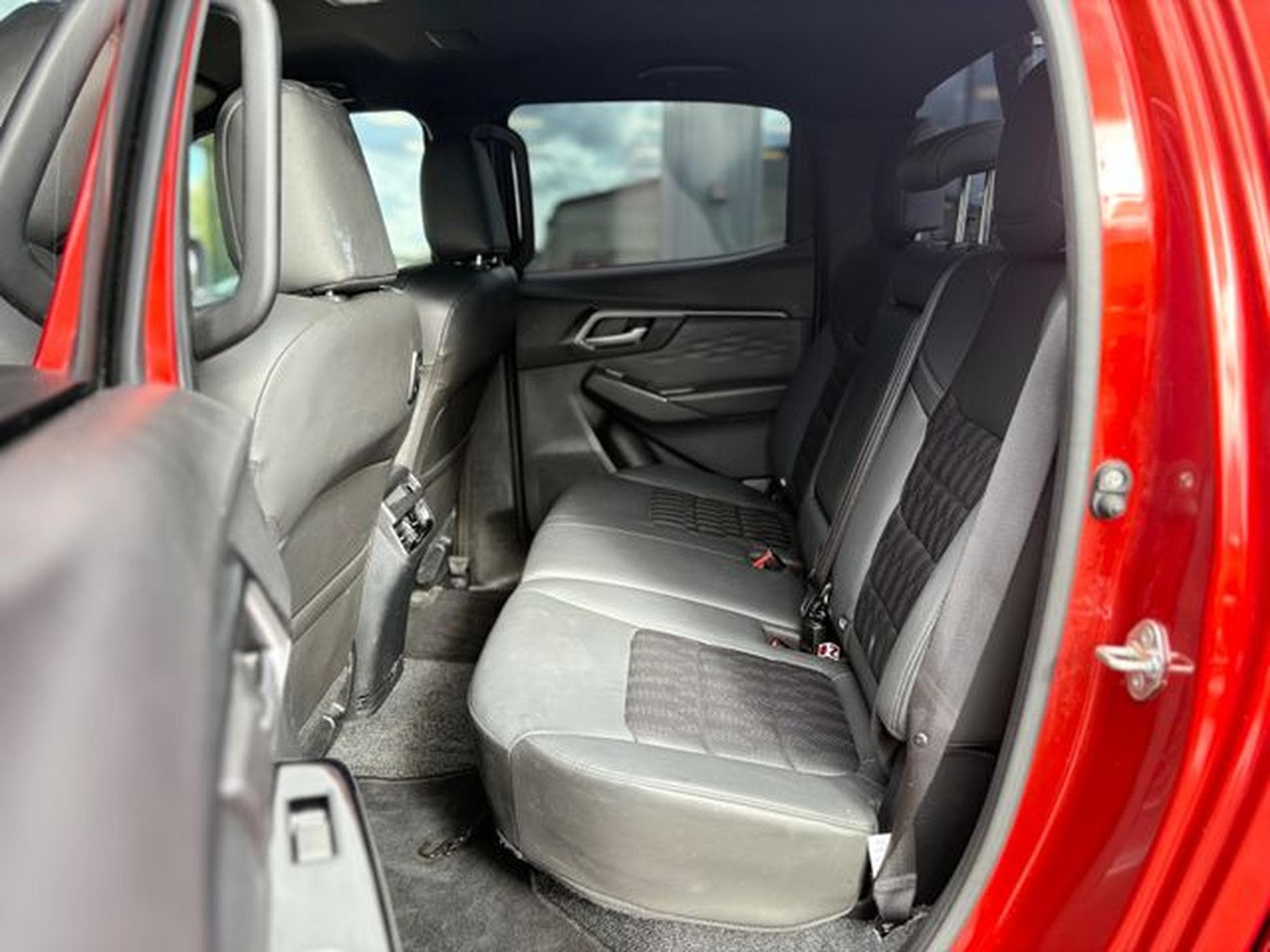 Isuzu D-Max D-Max SPACE CAB 4WD V-CROSS*KAMERA*AHK*GARANTIE (2025) - Foto 15
