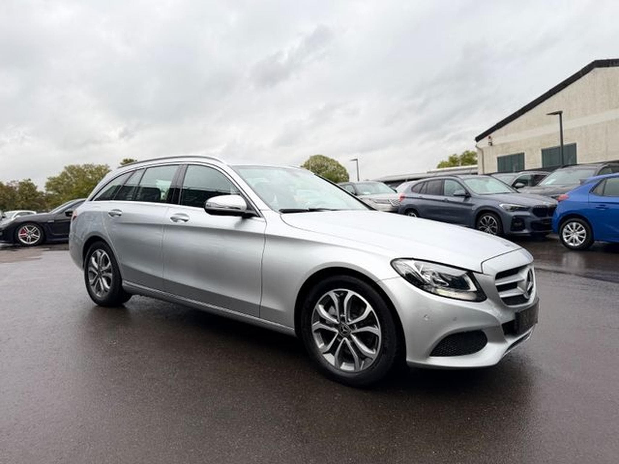 Mercedes C 180 C180 CGI T*AVANTGARDE*NAVI*SITZHEIZUNG*PDC* (2018) - Photo 4