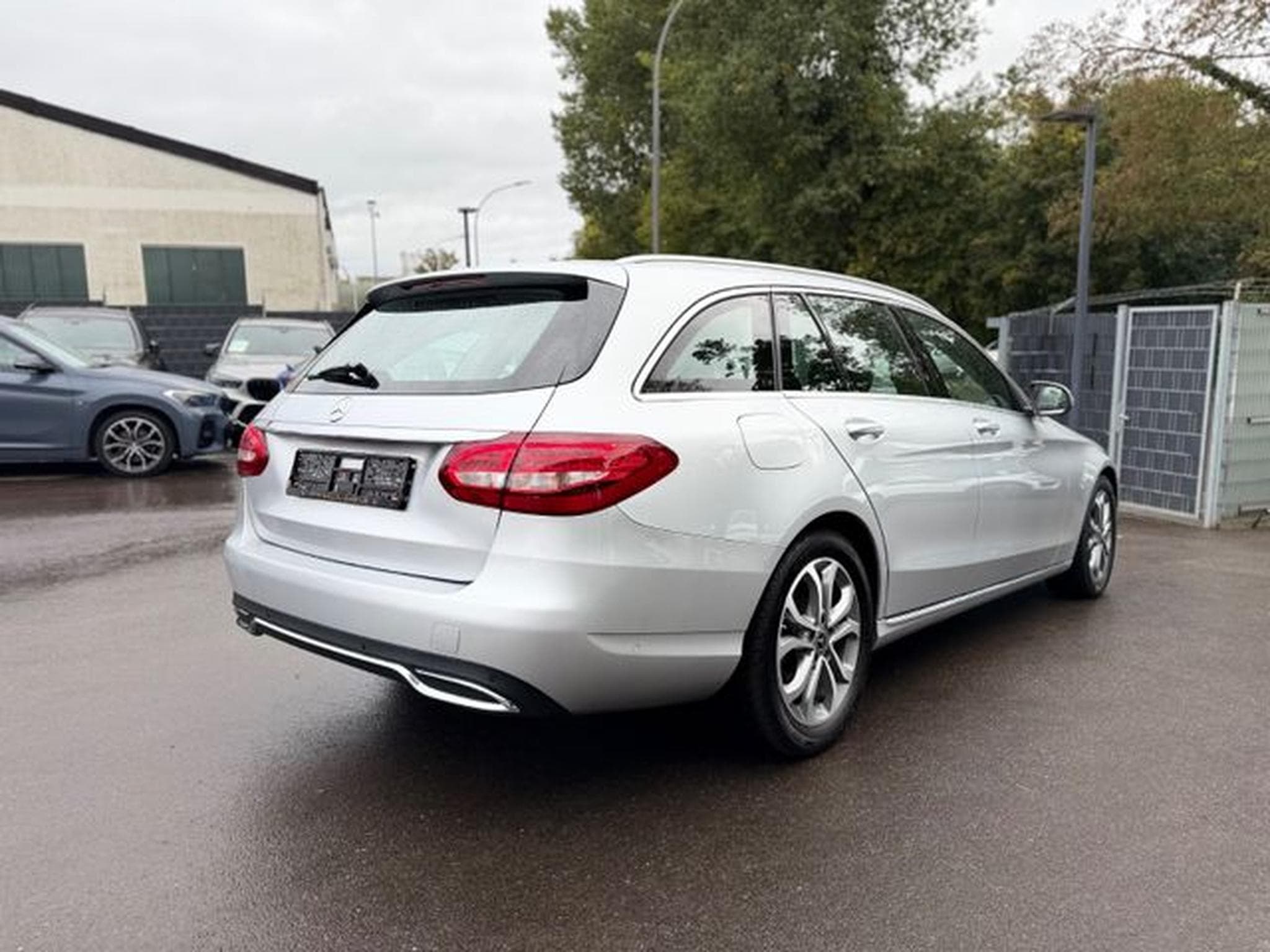 Mercedes C 180 C180 CGI T*AVANTGARDE*NAVI*SITZHEIZUNG*PDC* (2018) - Photo 6