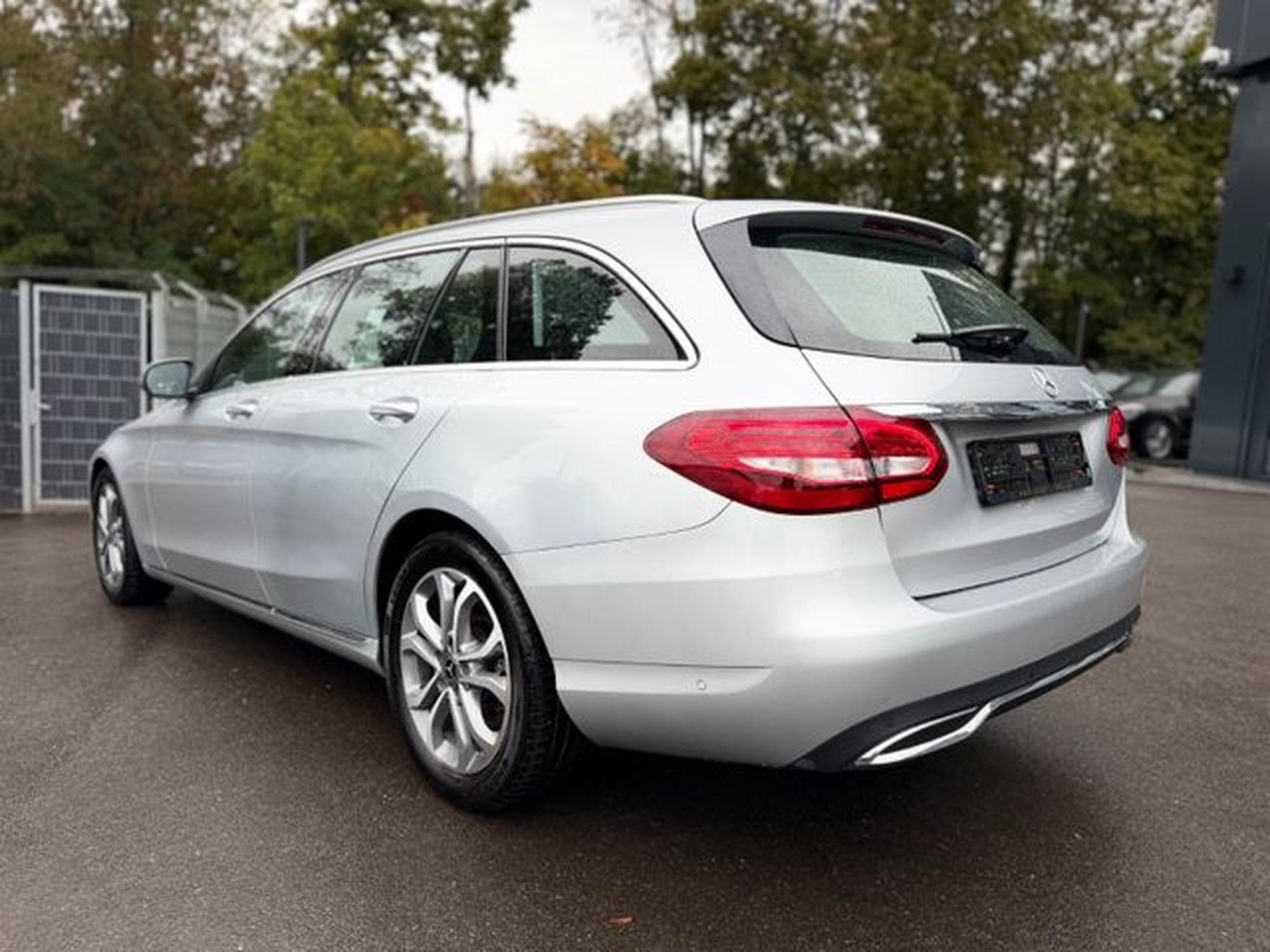 Mercedes C 180 C180 CGI T*AVANTGARDE*NAVI*SITZHEIZUNG*PDC* (2018) - Photo 9