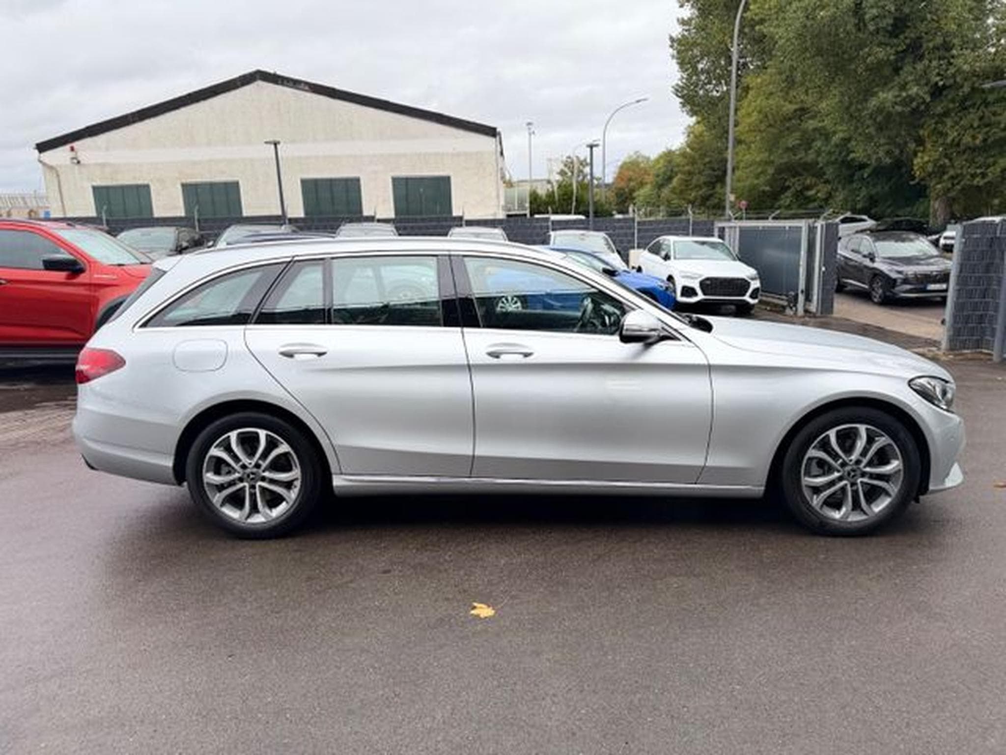 Mercedes C 180 C180 CGI T*AVANTGARDE*NAVI*SITZHEIZUNG*PDC* (2018) - Photo 11