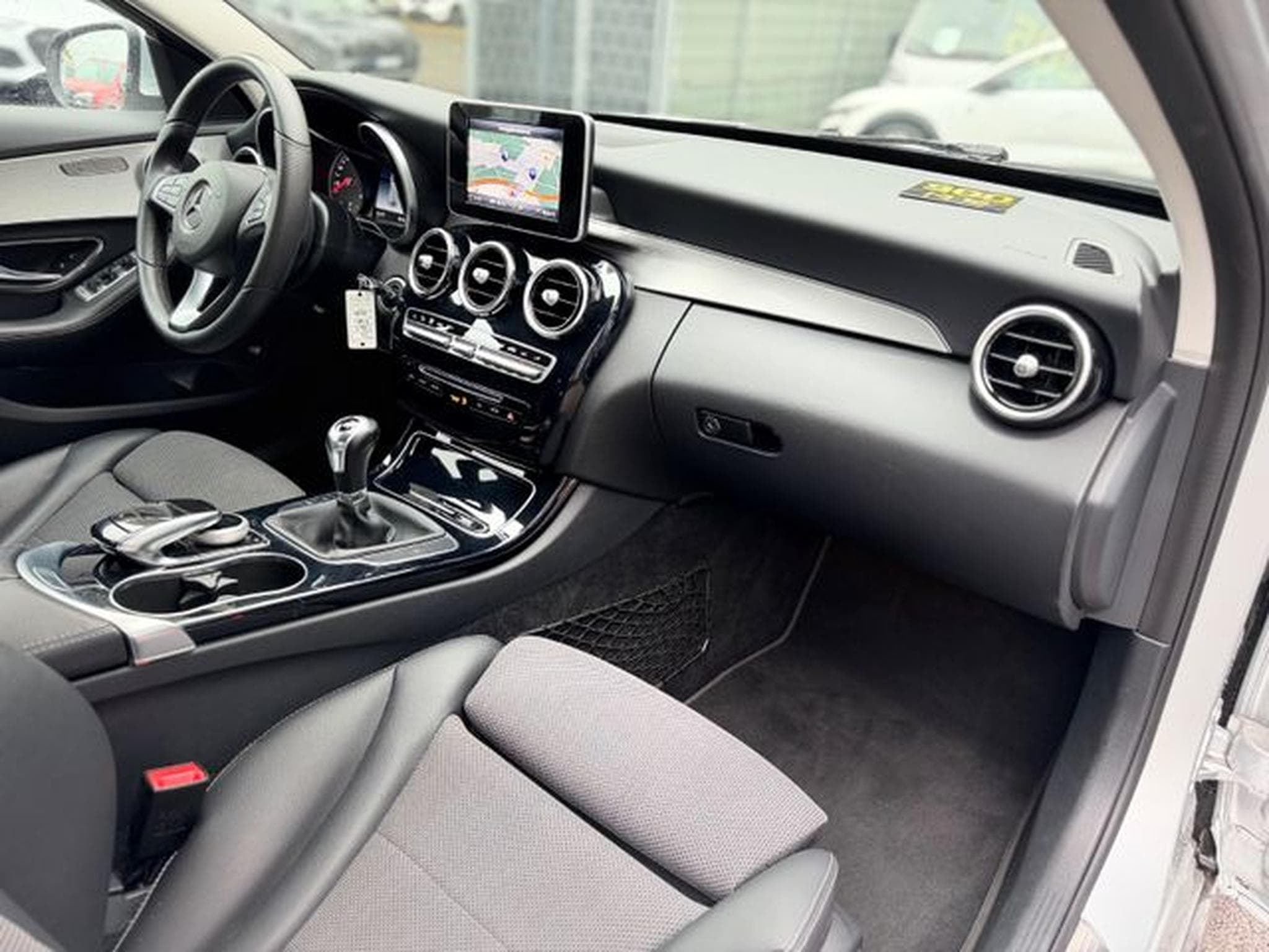 Mercedes C 180 C180 CGI T*AVANTGARDE*NAVI*SITZHEIZUNG*PDC* (2018) - Photo 15