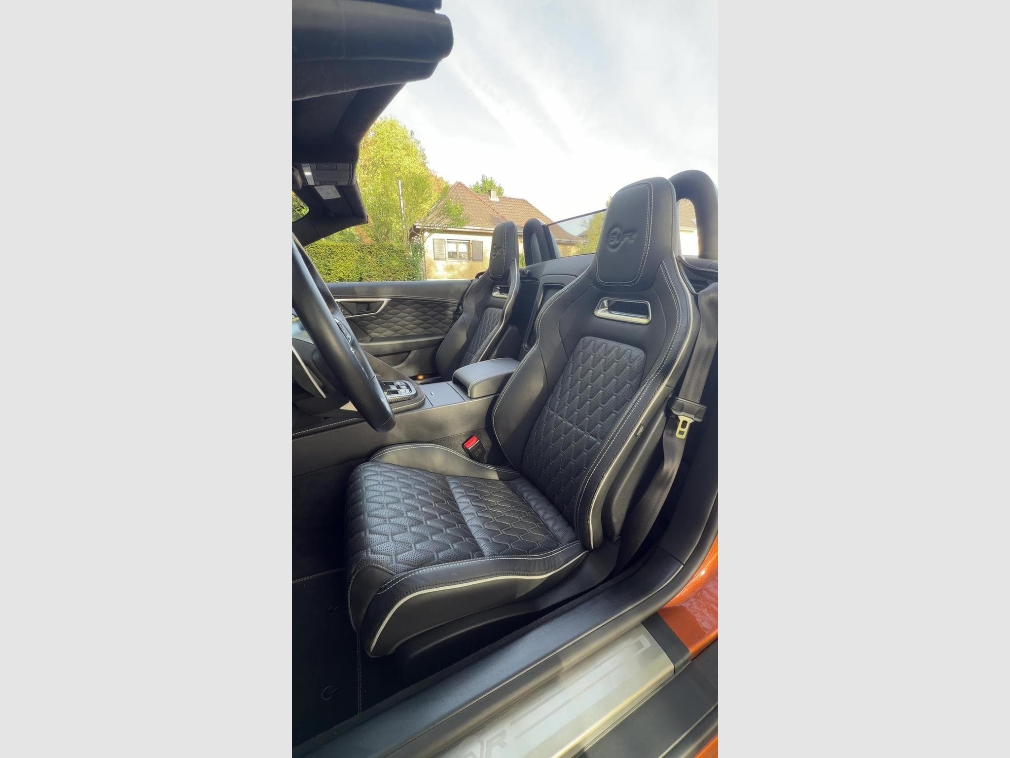 Jaguar F-Type SVR Cabriolet (2019) - Photo 8