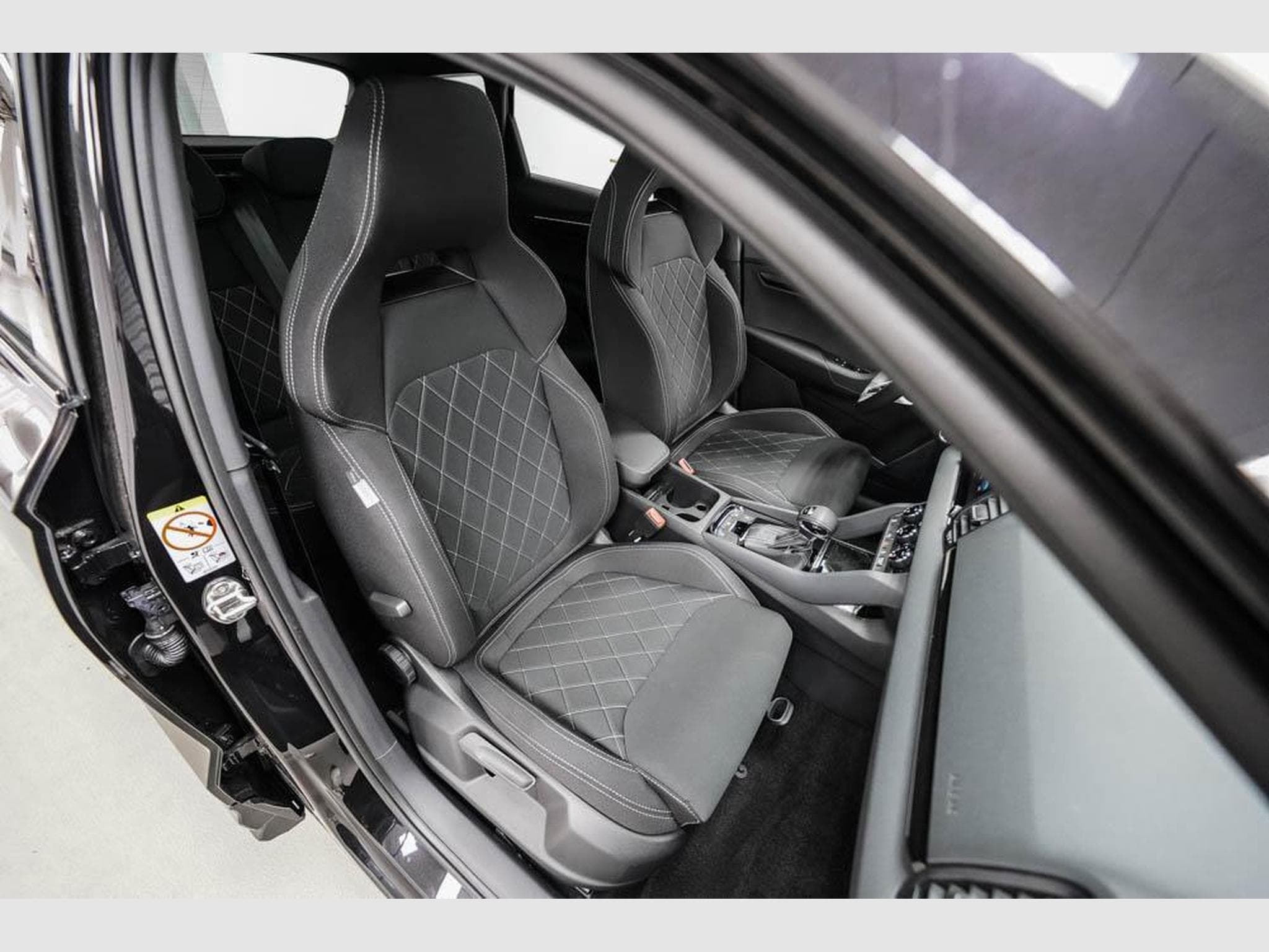 Skoda Karoq 2,0 TSI DSG (2026) - Foto 22