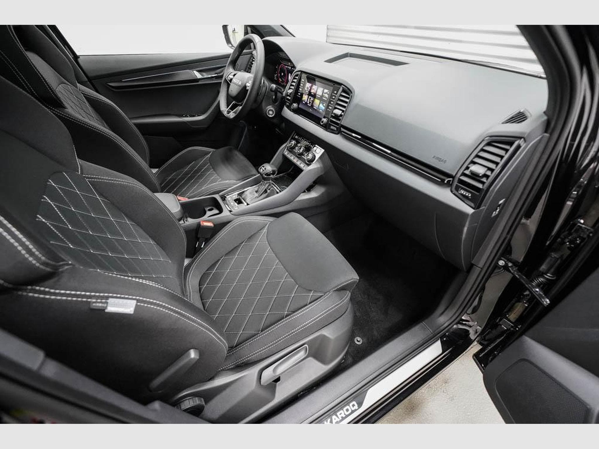 Skoda Karoq 2,0 TSI DSG (2026) - Foto 21