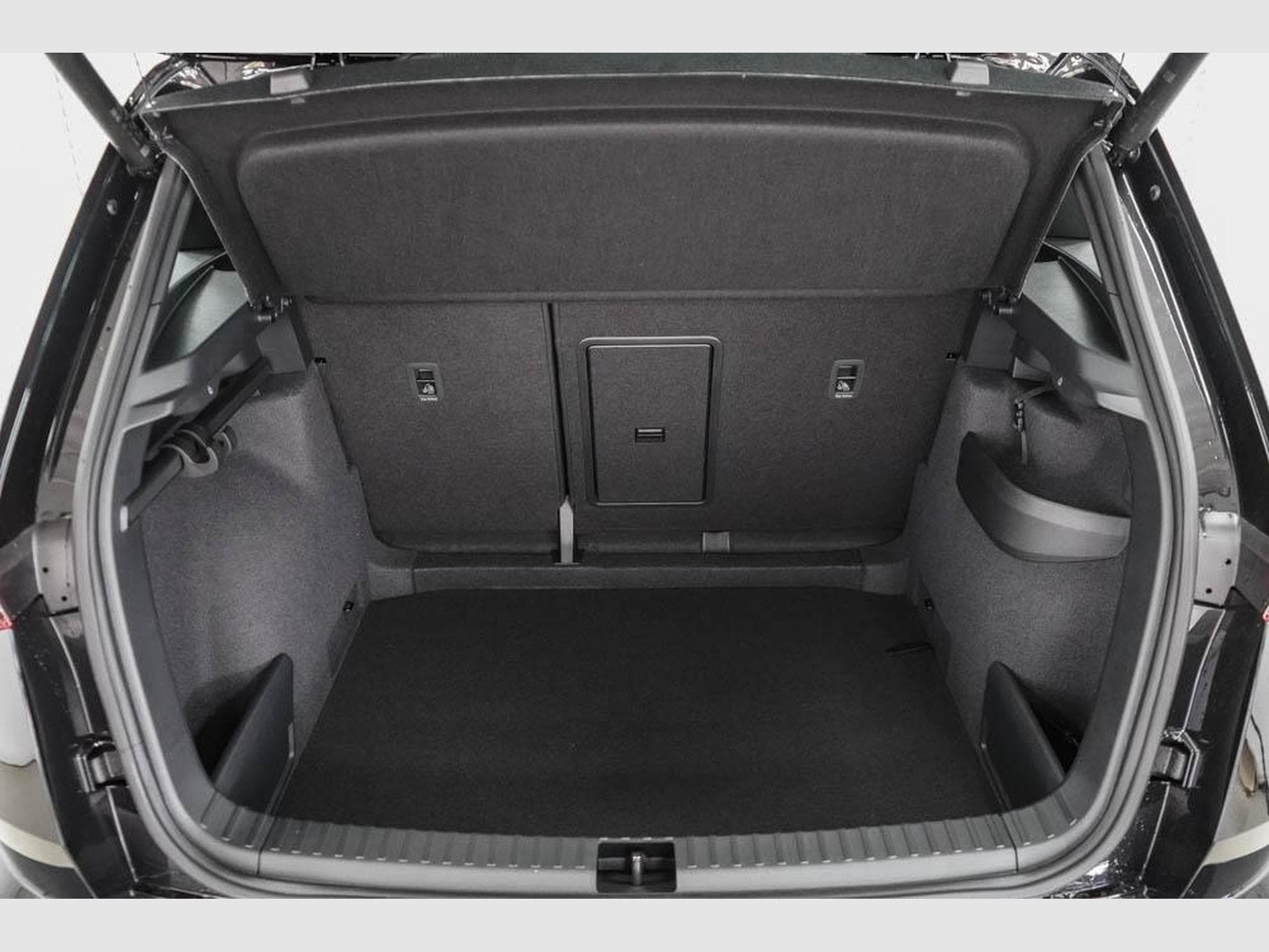 Skoda Karoq 2,0 TSI DSG (2026) - Foto 18