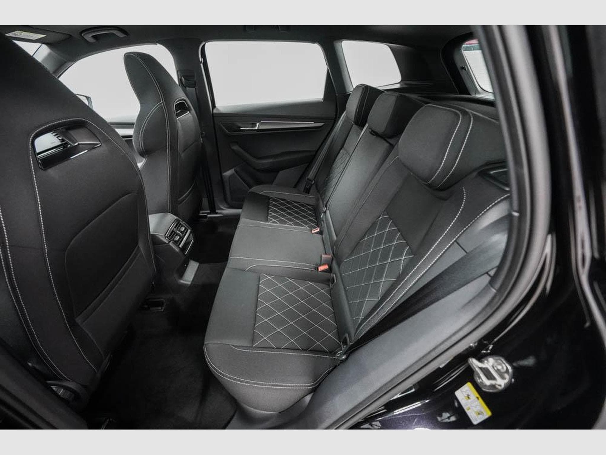 Skoda Karoq 2,0 TSI DSG (2026) - Foto 15