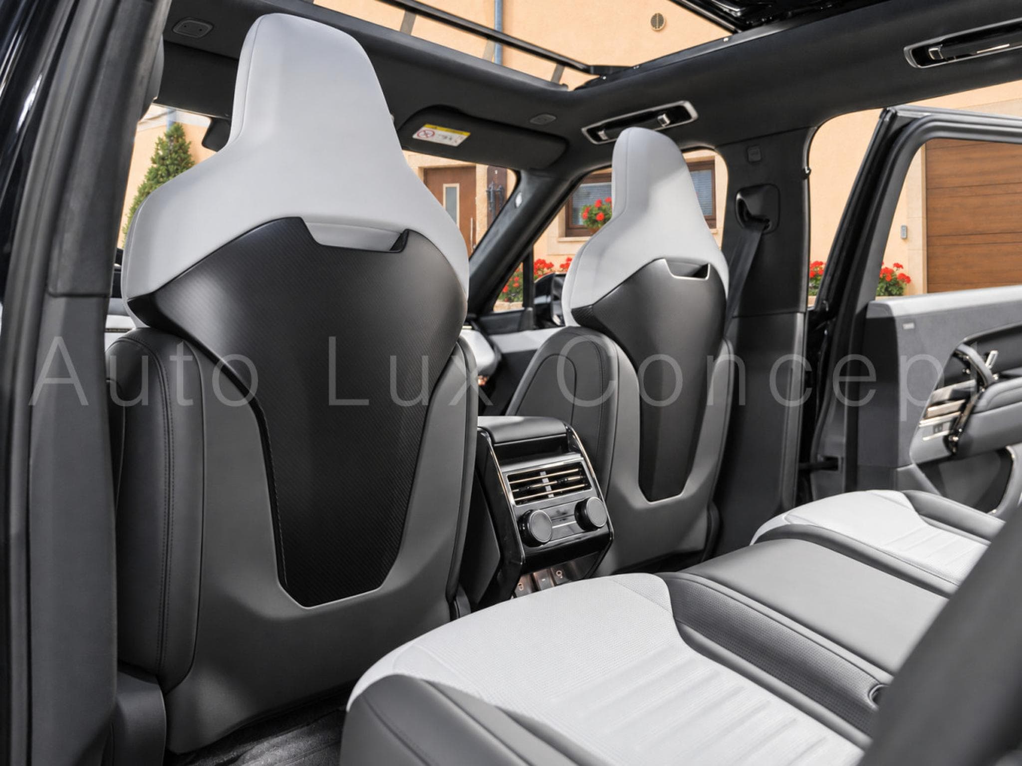 Land-Rover Range Rover Sport P635 SV Edition Two (2025) - Photo 10