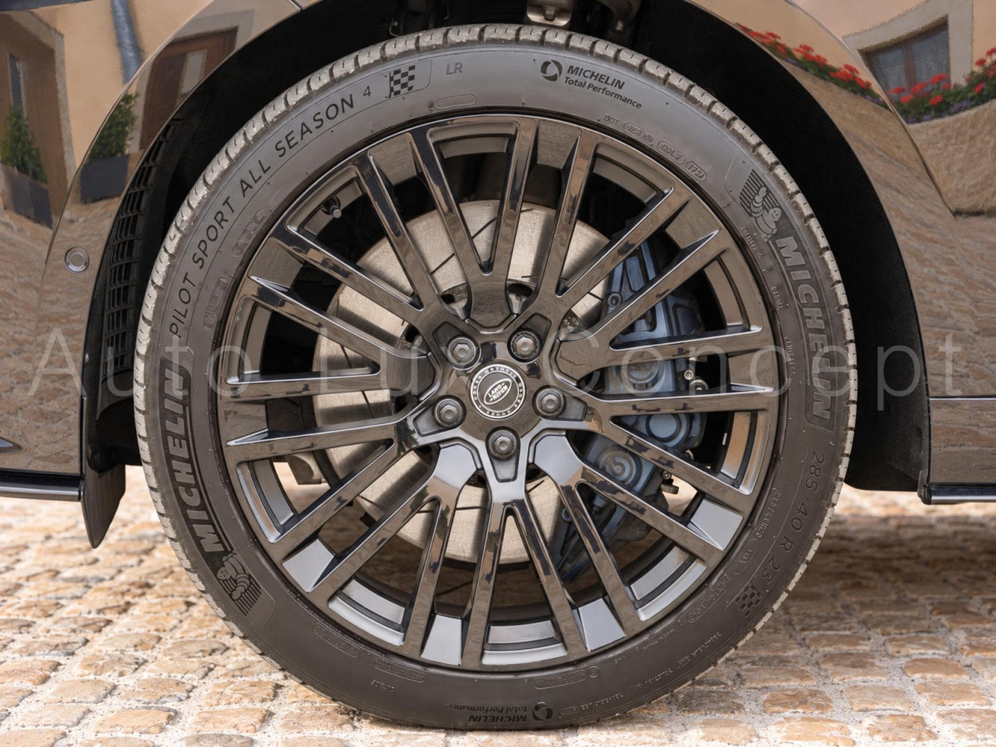 Land-Rover Range Rover Sport P635 SV Edition Two (2025) - Photo 15