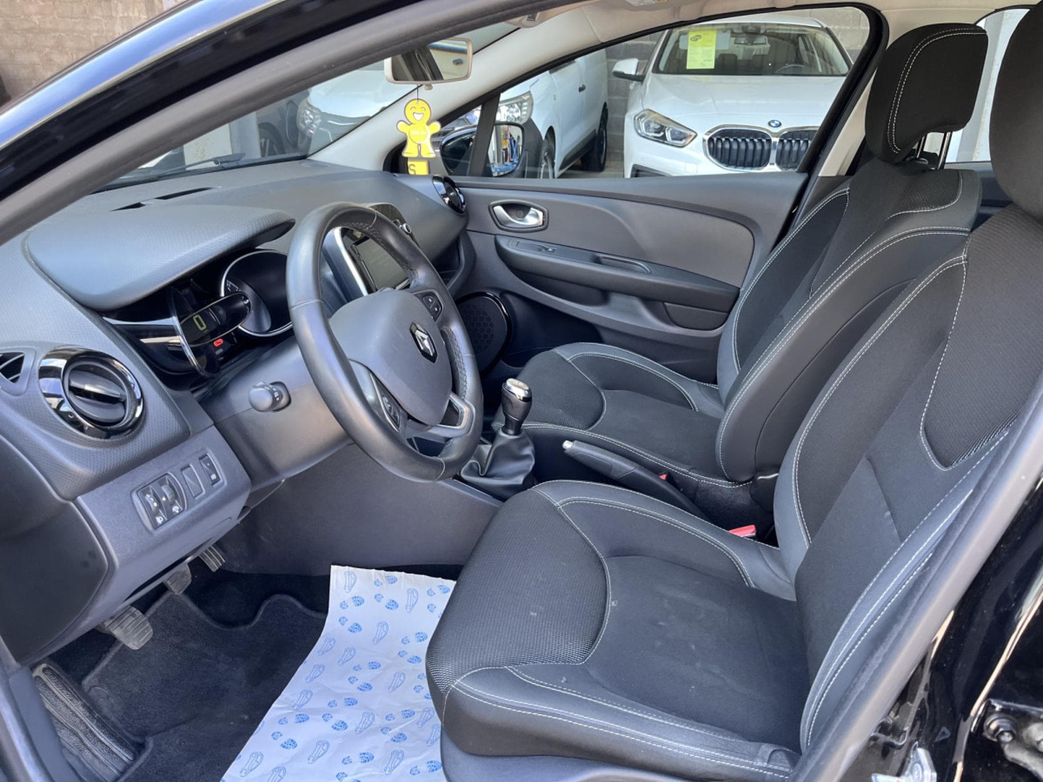 Renault Clio 1.5dci Bose 90cv (2019) - Photo 9