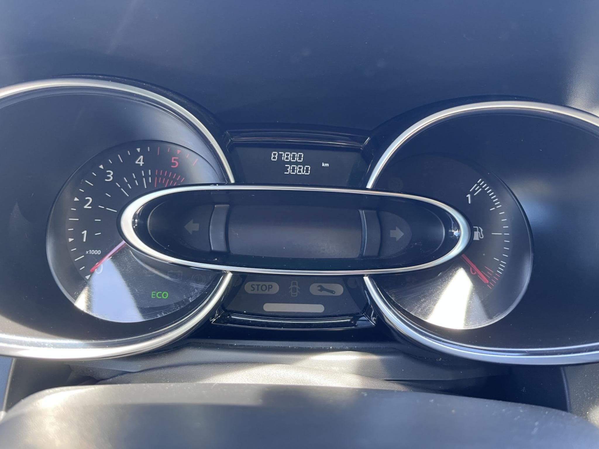 Renault Clio 1.5dci Bose 90cv (2019) - Photo 12