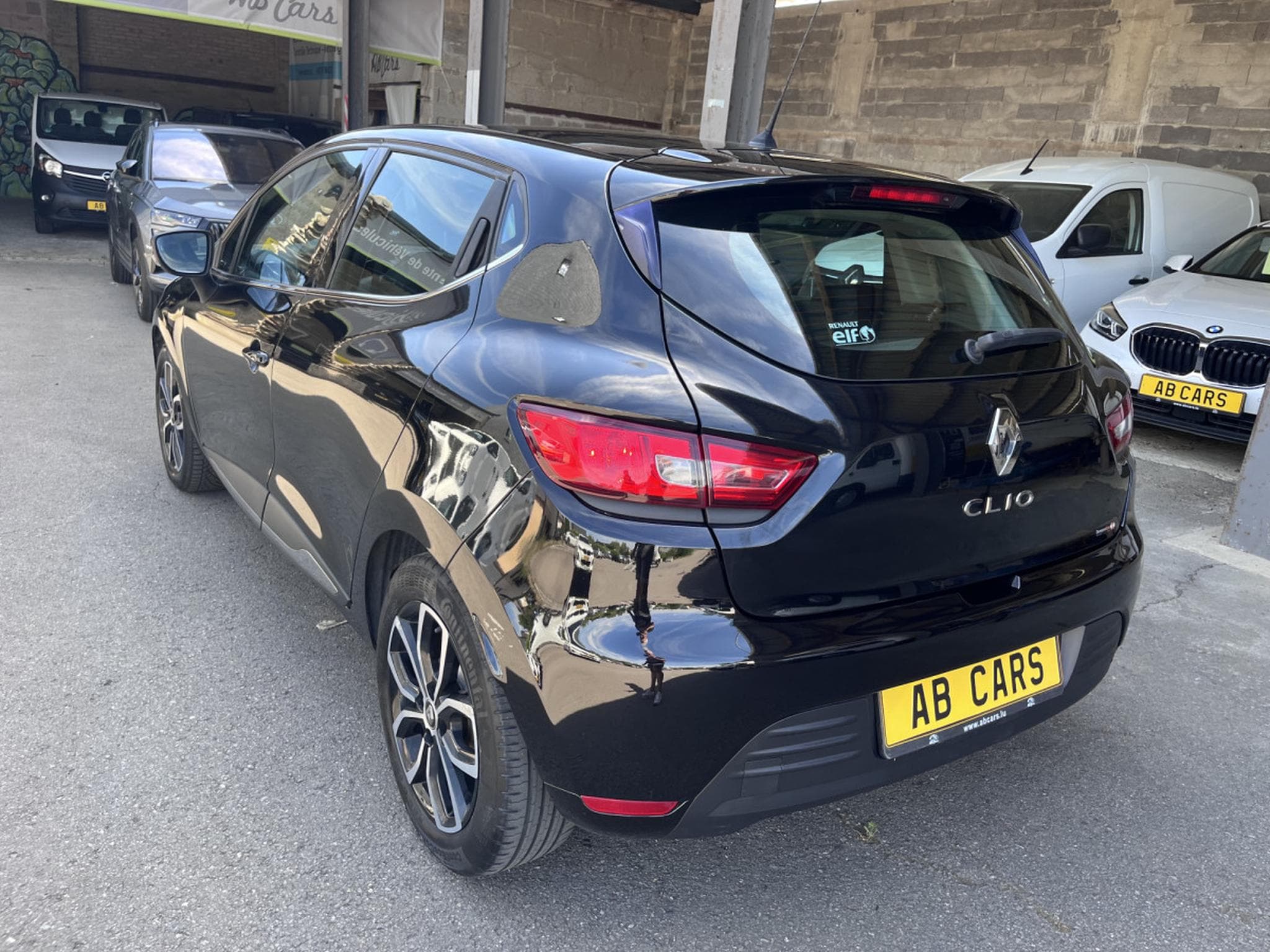 Renault Clio 1.5dci Bose 90cv (2019) - Photo 18