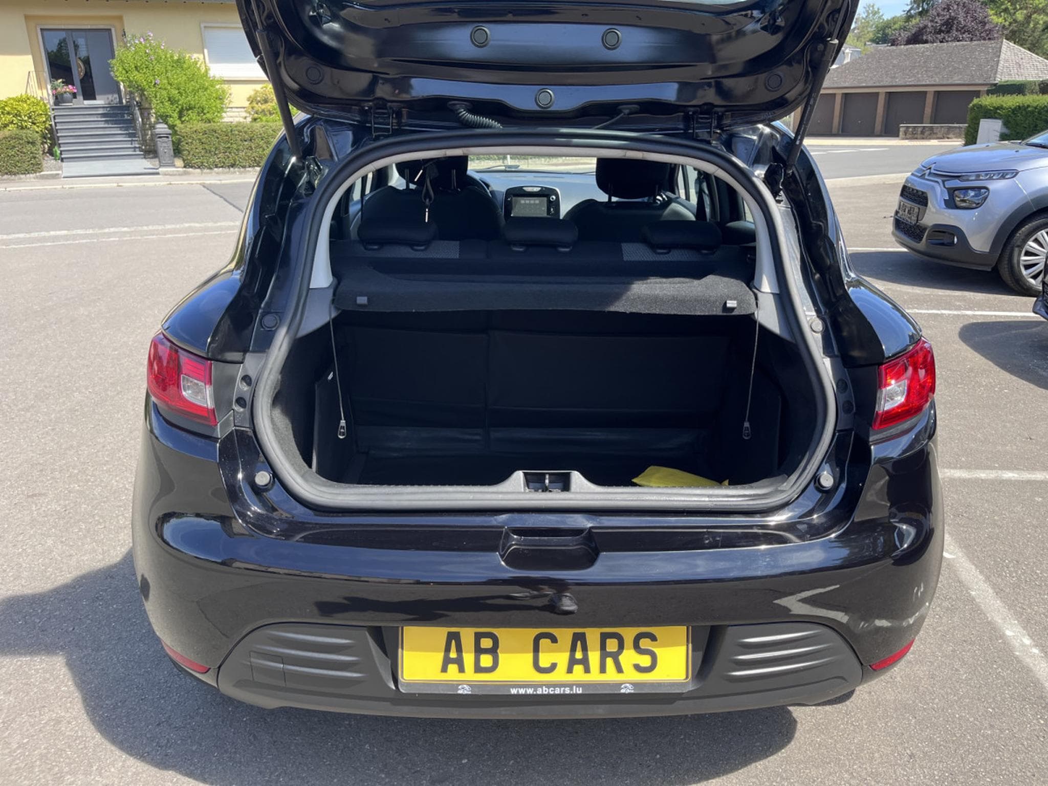 Renault Clio 1.5dci Bose 90cv (2019) - Photo 22