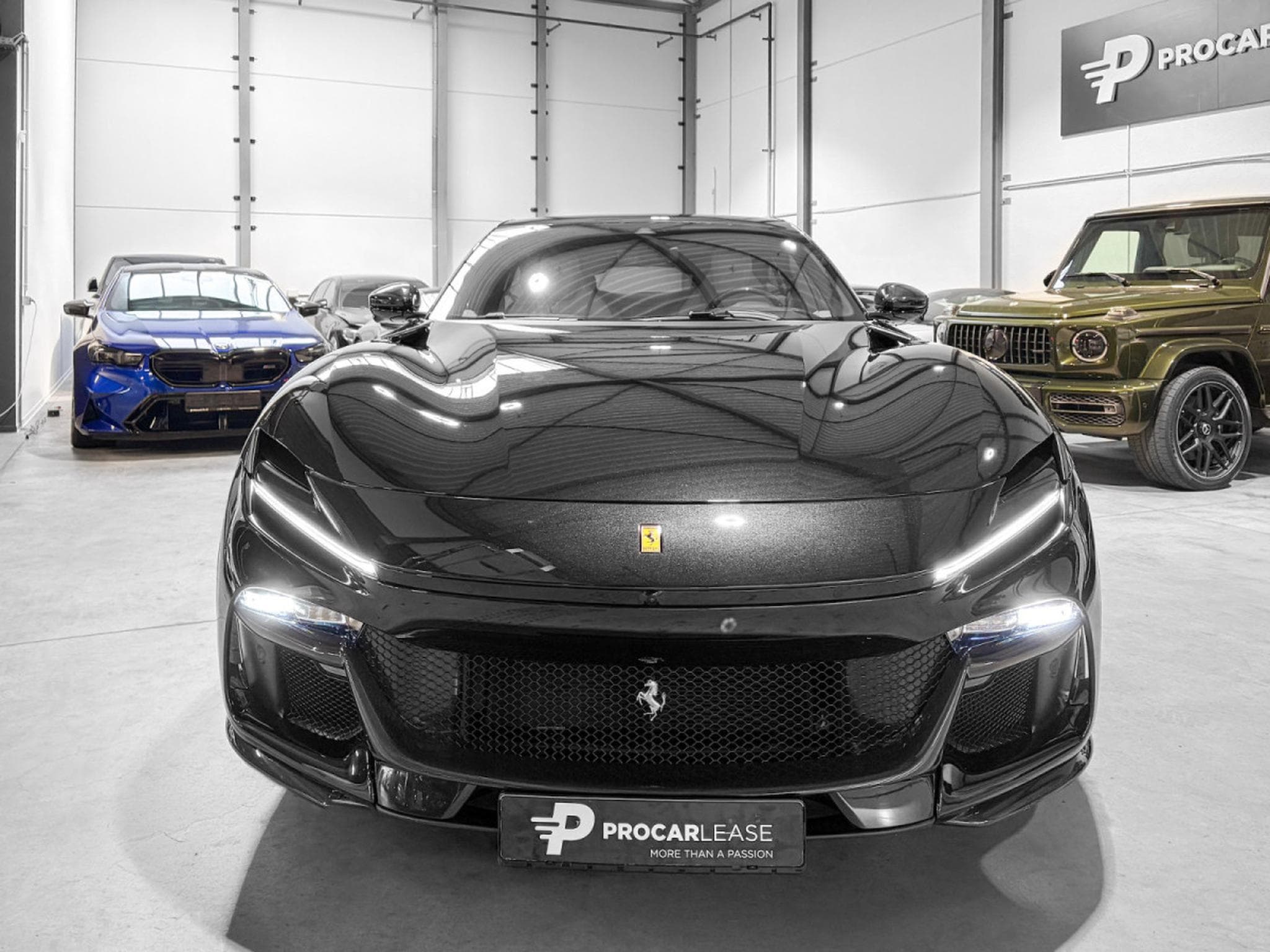Ferrari Purosangue IN STOCK/ V12 / SABBIA INSIDE COLOR/ FULL CARBON (2026) - Photo 2