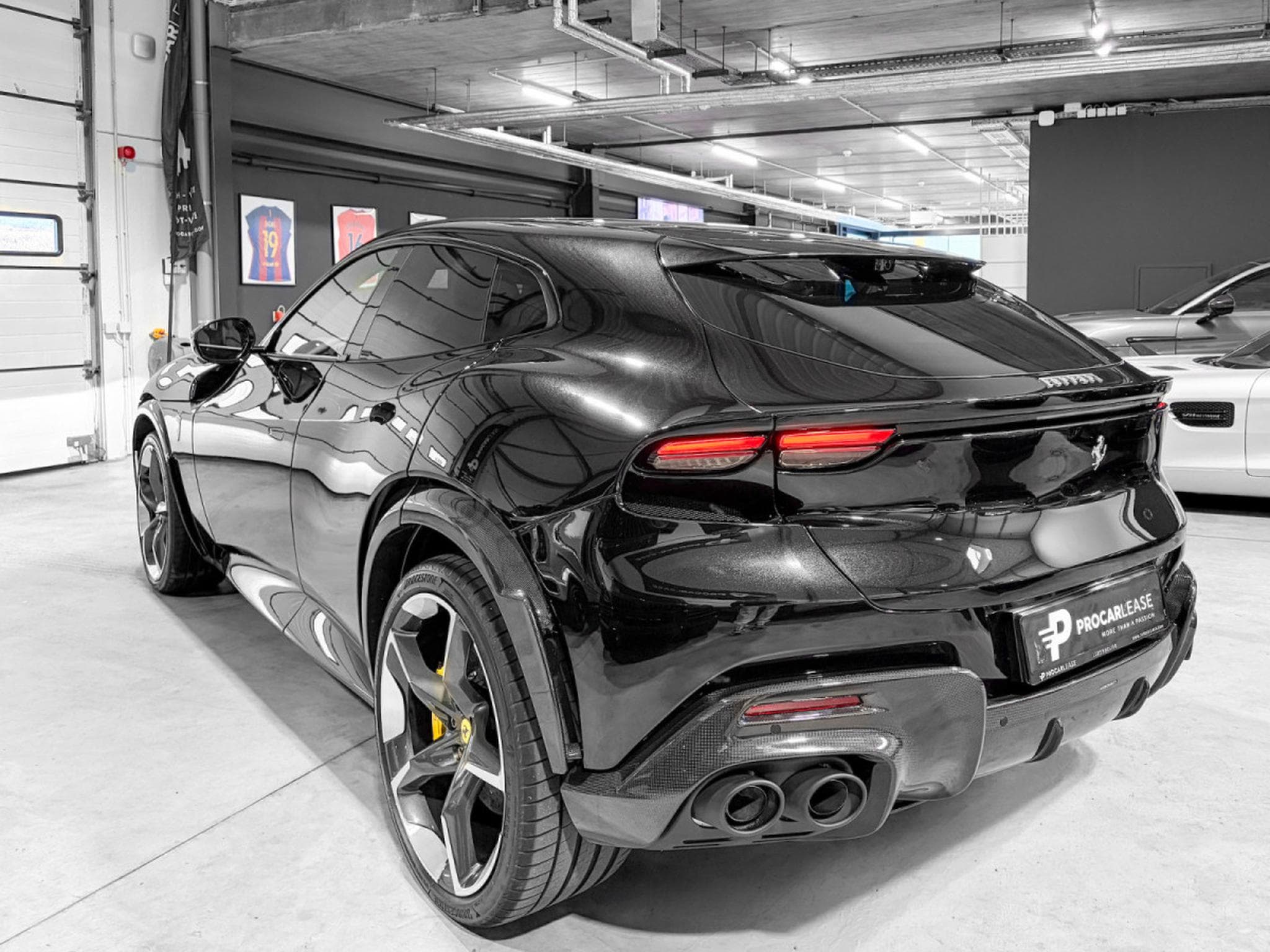 Ferrari Purosangue IN STOCK/ V12 / SABBIA INSIDE COLOR/ FULL CARBON (2026) - Photo 6