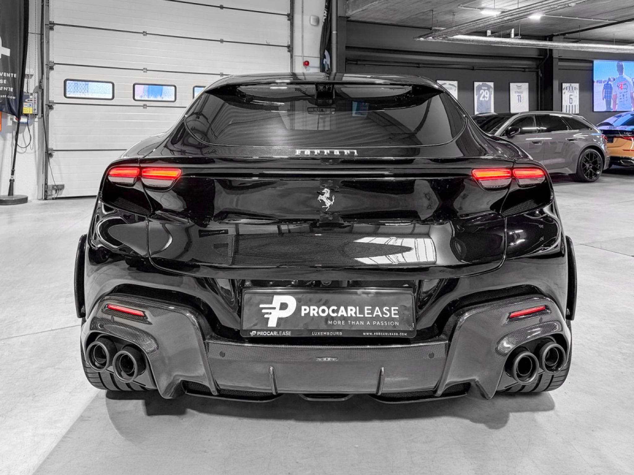 Ferrari Purosangue IN STOCK/ V12 / SABBIA INSIDE COLOR/ FULL CARBON (2026) - Photo 7