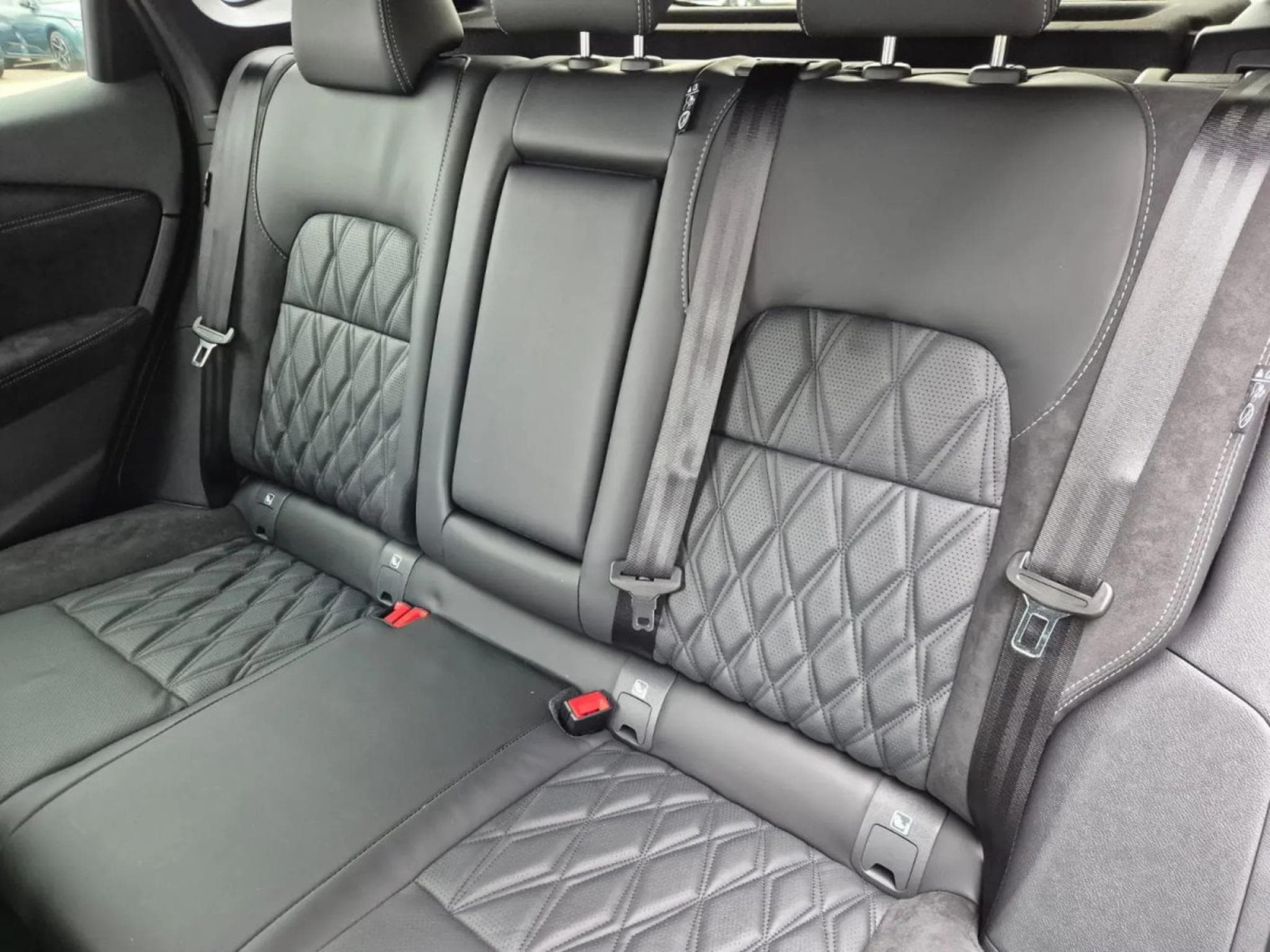 Nissan Qashqai 1.3 mHEV 158 Auto Telna Premium (2026) - Photo 18