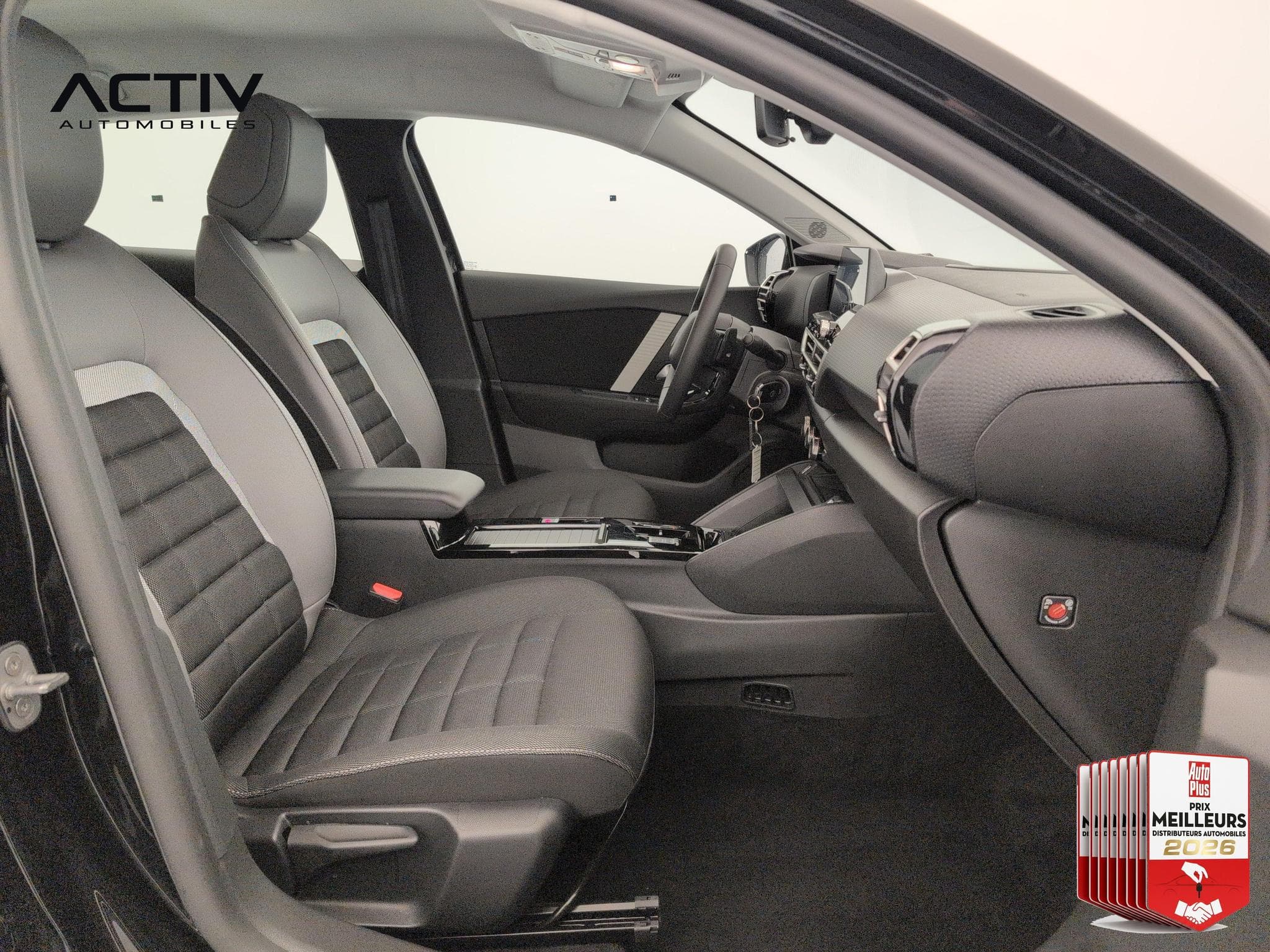 Citroën C4 Hybride 145 ch e-DCS6 Plus (2025) - Photo 9