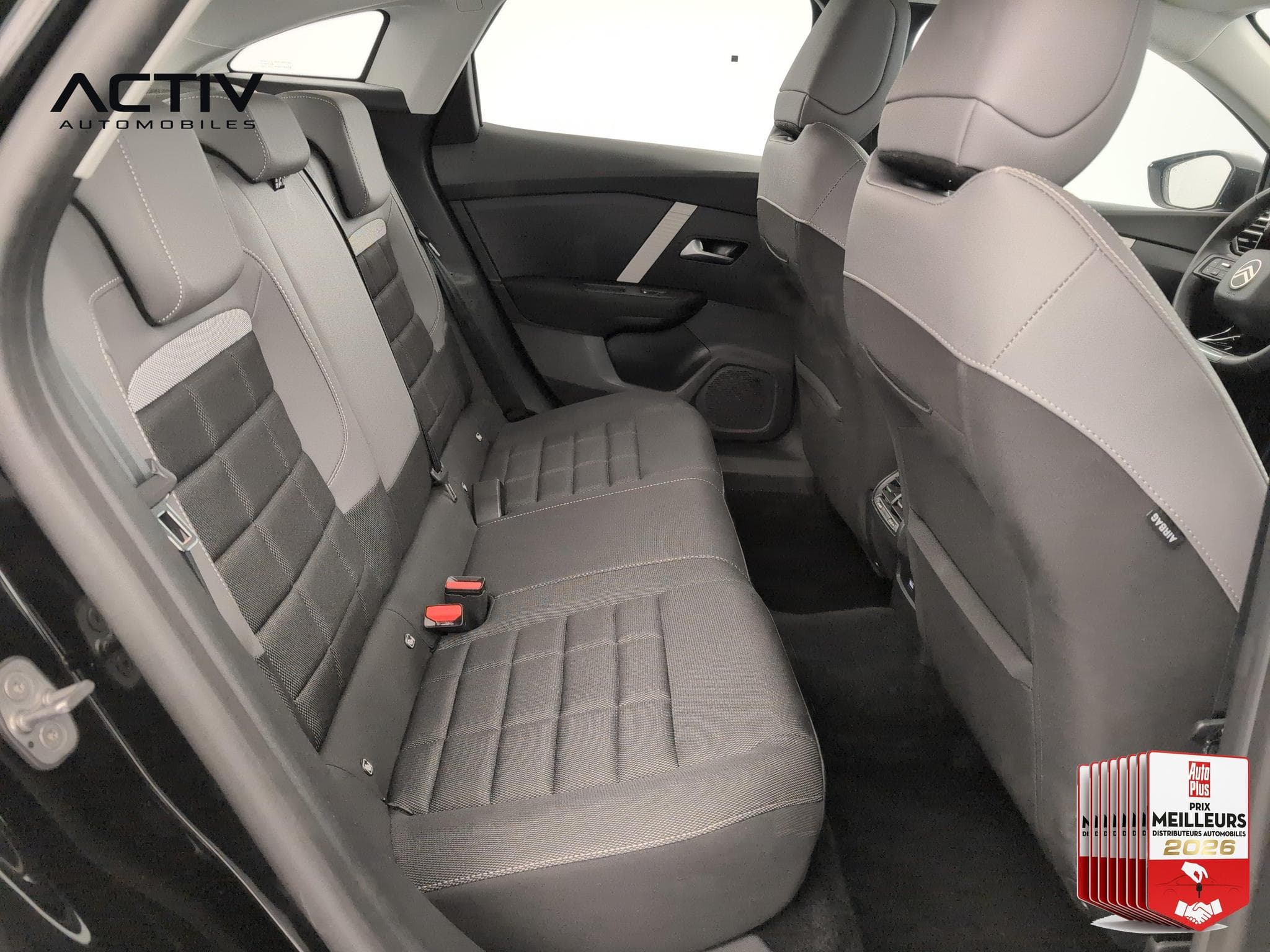 Citroën C4 Hybride 145 ch e-DCS6 Plus (2025) - Photo 10