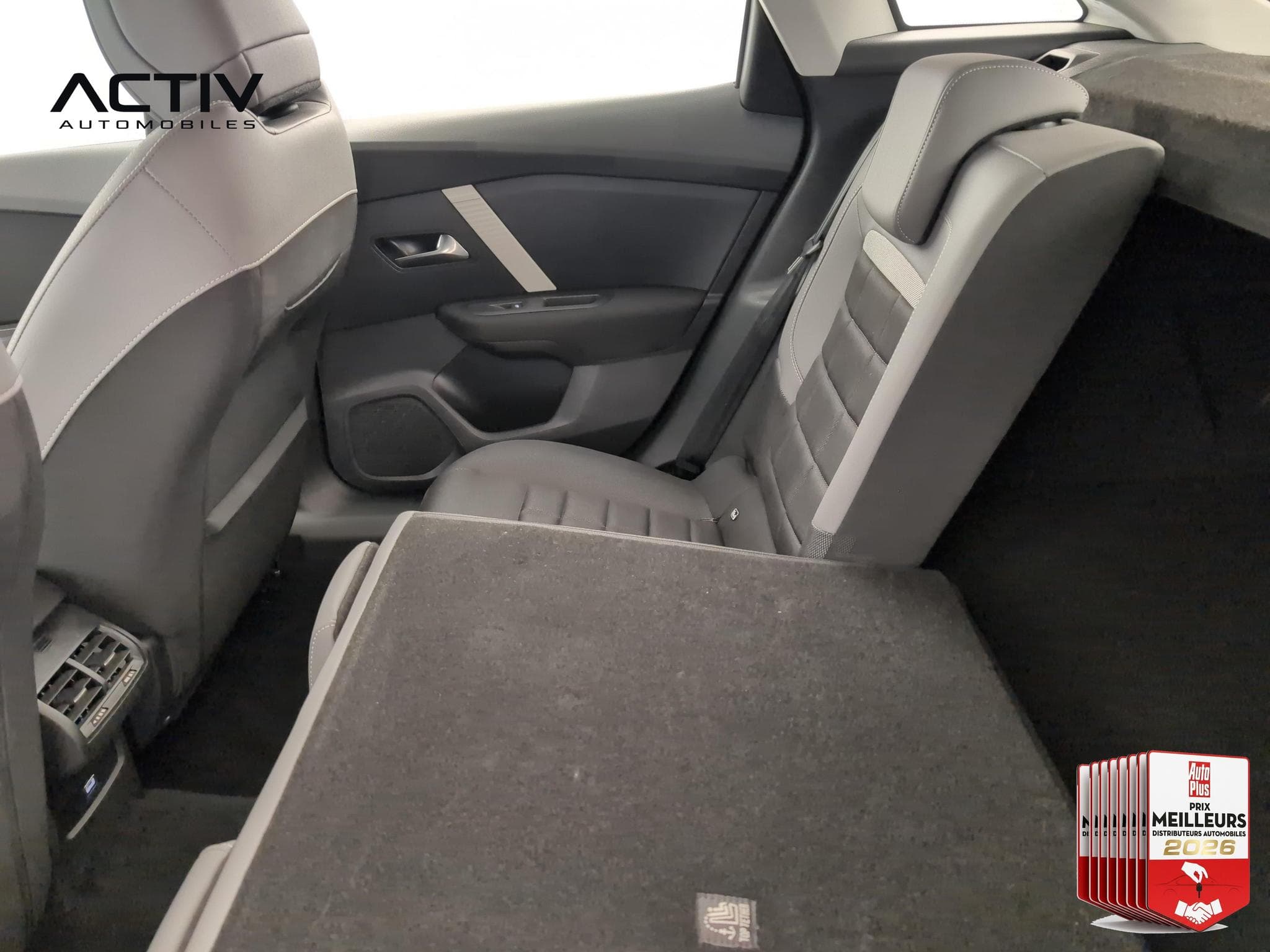 Citroën C4 Hybride 145 ch e-DCS6 Plus (2025) - Photo 12