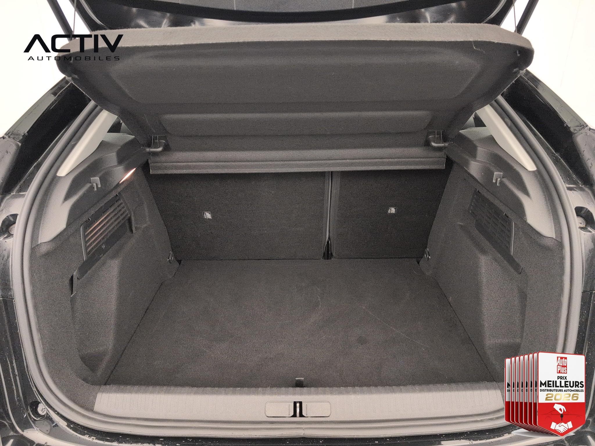 Citroën C4 Hybride 145 ch e-DCS6 Plus (2025) - Photo 11