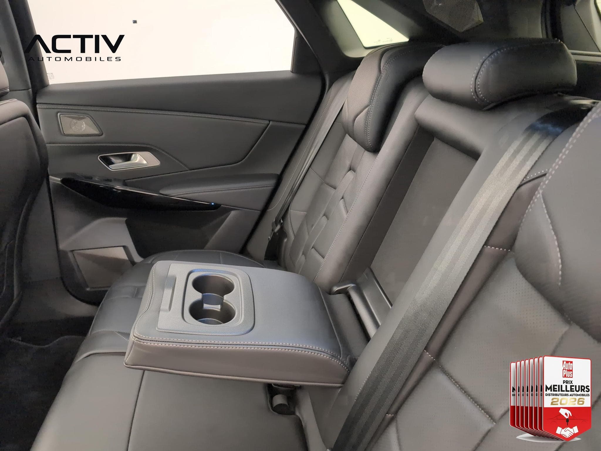 DS Automobiles DS7 BlueHDi 130 EAT8 Etoile (2025) - Photo 16