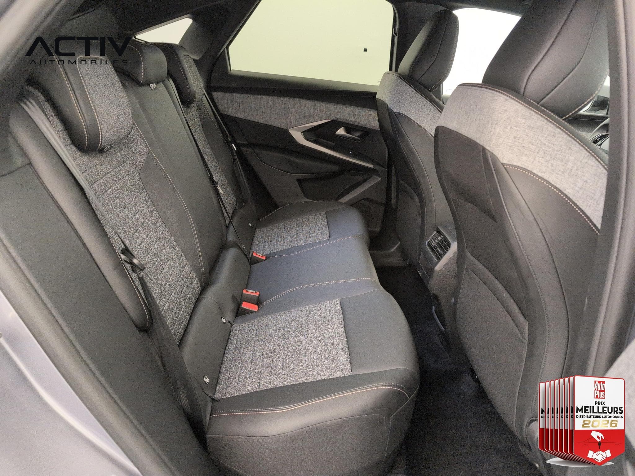 Peugeot 3008 Hybrid 145 e-DCS6 Allure (2025) - Photo 10