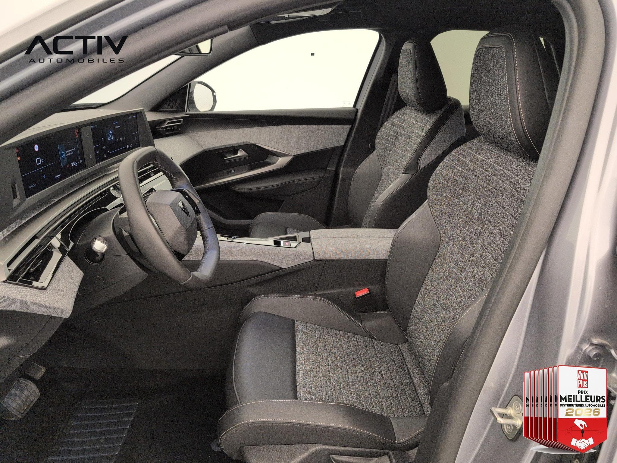 Peugeot 3008 Hybrid 145 e-DCS6 Allure (2025) - Photo 16