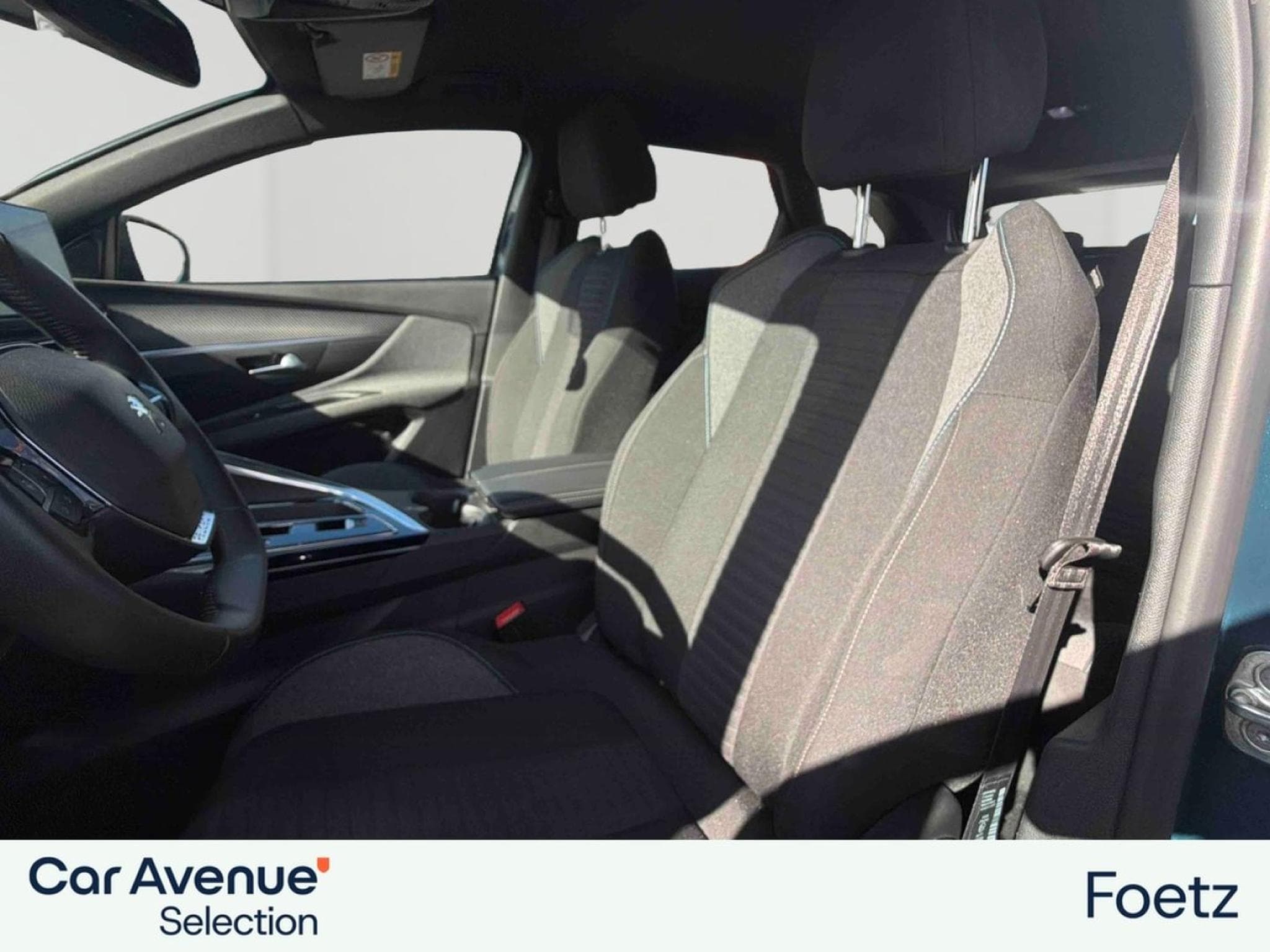 PEUGEOT 3008 Plug-in Hybrid 225ch Allure Pack e-EAT8 (2023) - Photo 8