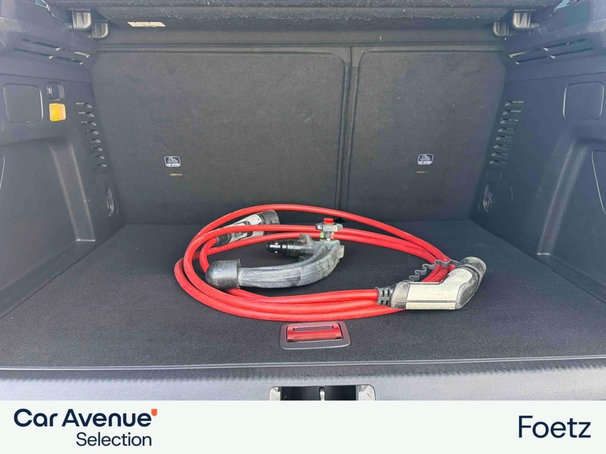 PEUGEOT 3008 Plug-in Hybrid 225ch Allure Pack e-EAT8 (2023) - Photo 9
