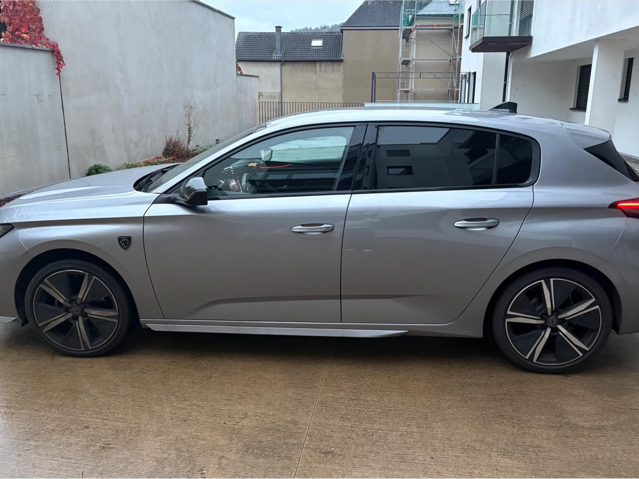 Peugeot 308 GT LINE (2023) - Photo 2