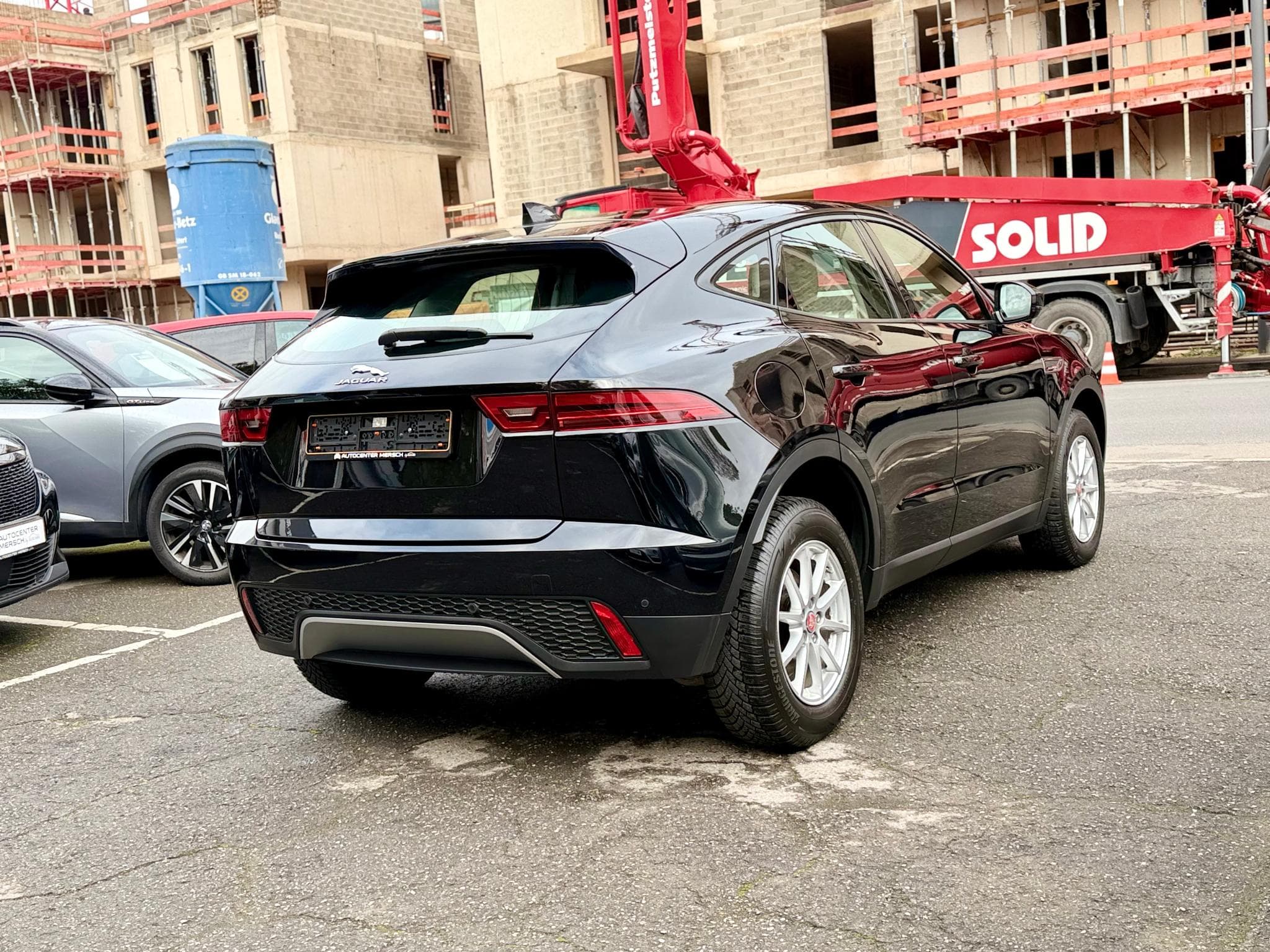 Jaguar E-Pace 2.0D 150 NAVI/CAM/LED (2020) - Photo 6