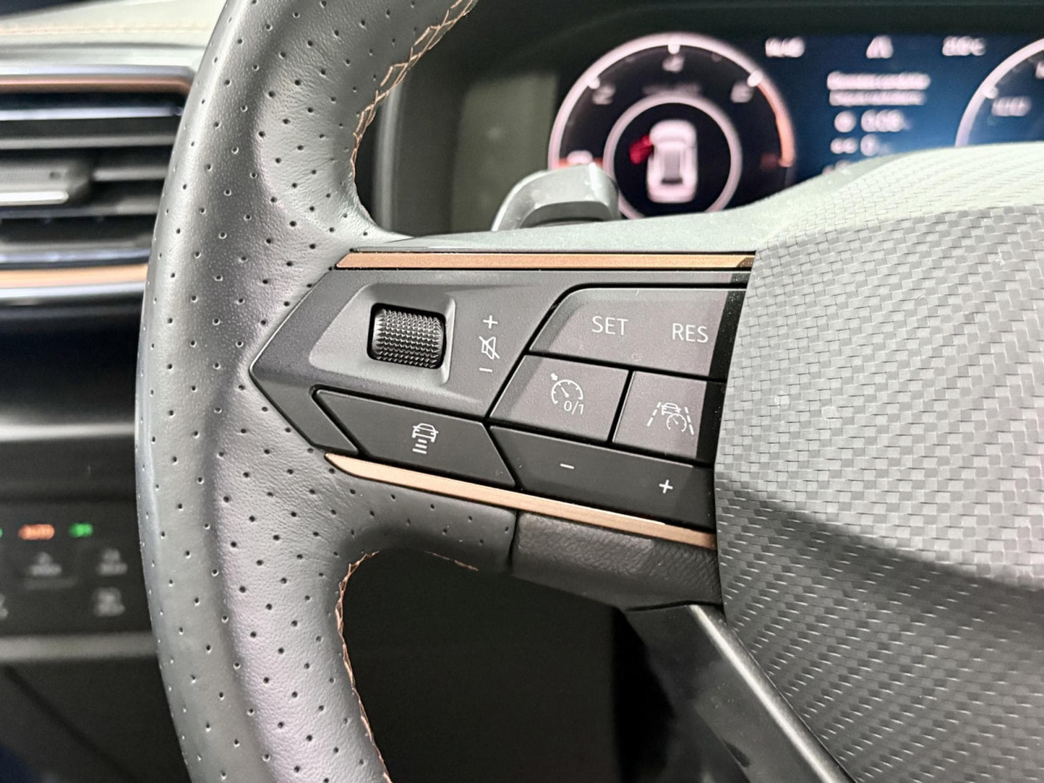 Cupra Formentor VZ 245CV eHybrid DSG6  *ACC* KEYLESS * HAYON* (2022) - Foto 12