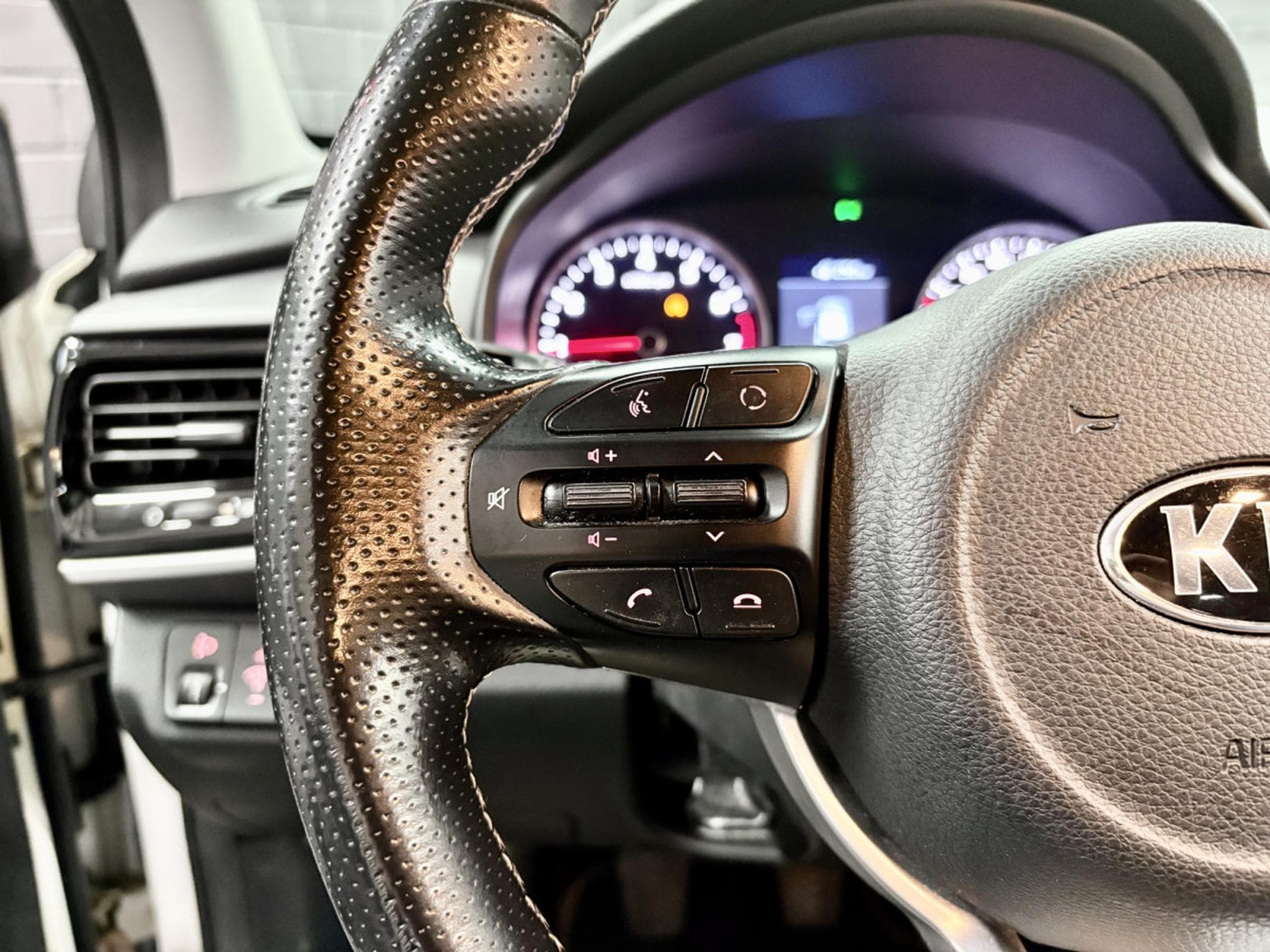 Kia Stonic 1.0 T-GDI Spirit 120 CV  *CAM* (2020) - Foto 11