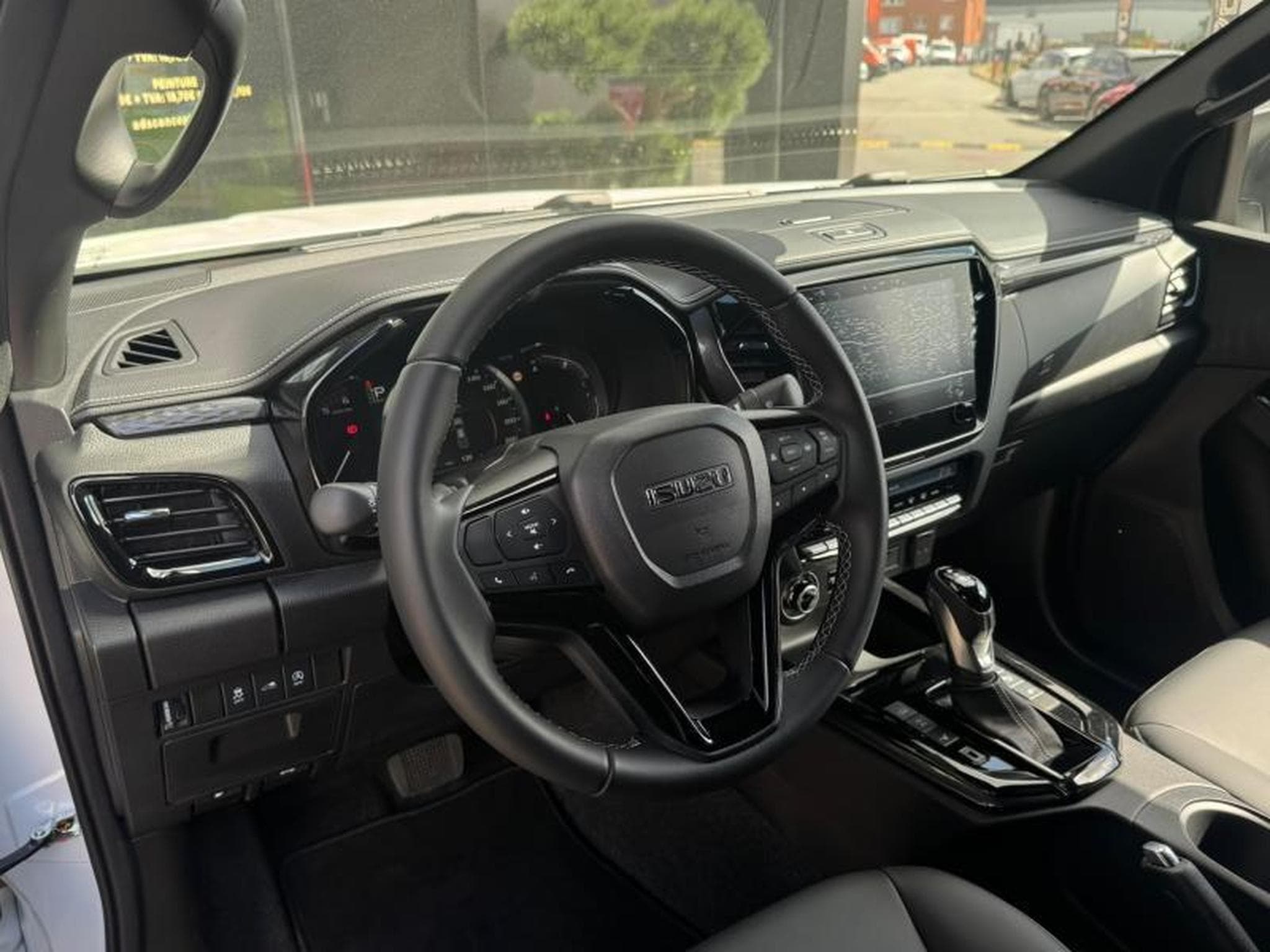 Isuzu D-Max 1.9 163CH Double Cabine (2026) - Foto 6